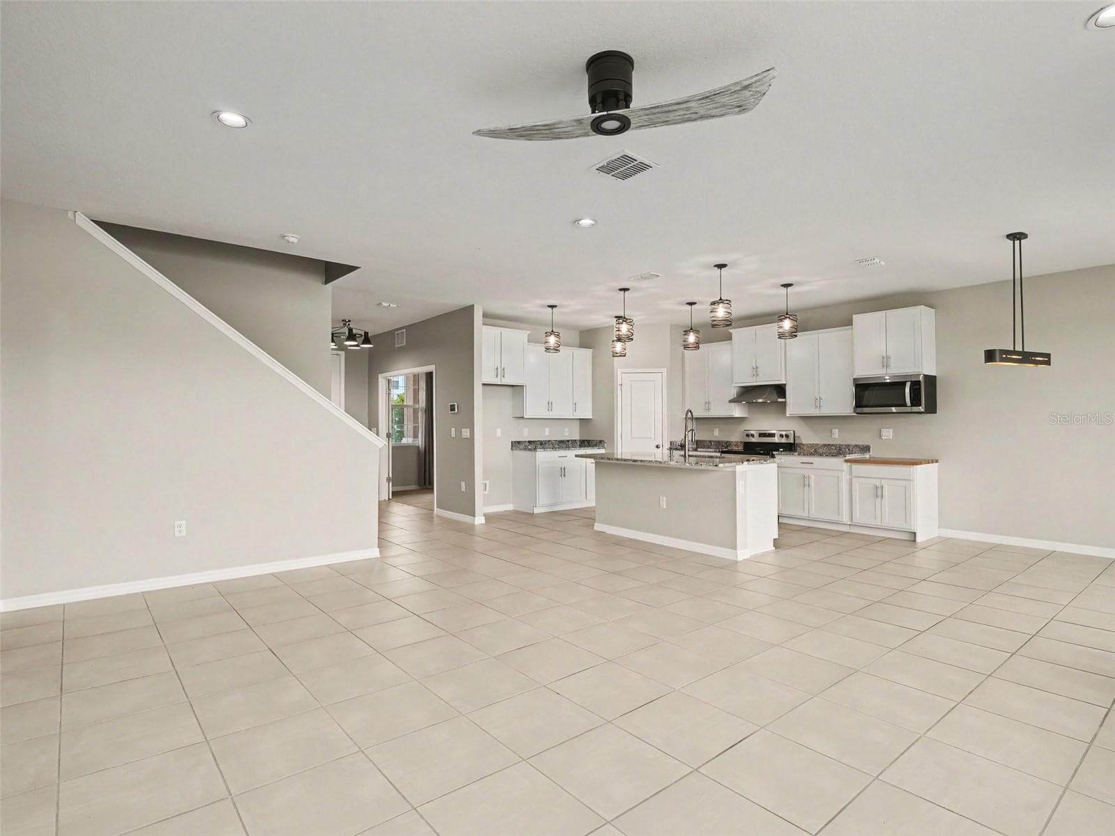 Single Family Residence at 1167 OCEAN SPRAY DR, RUSKIN, photo 3 of 32