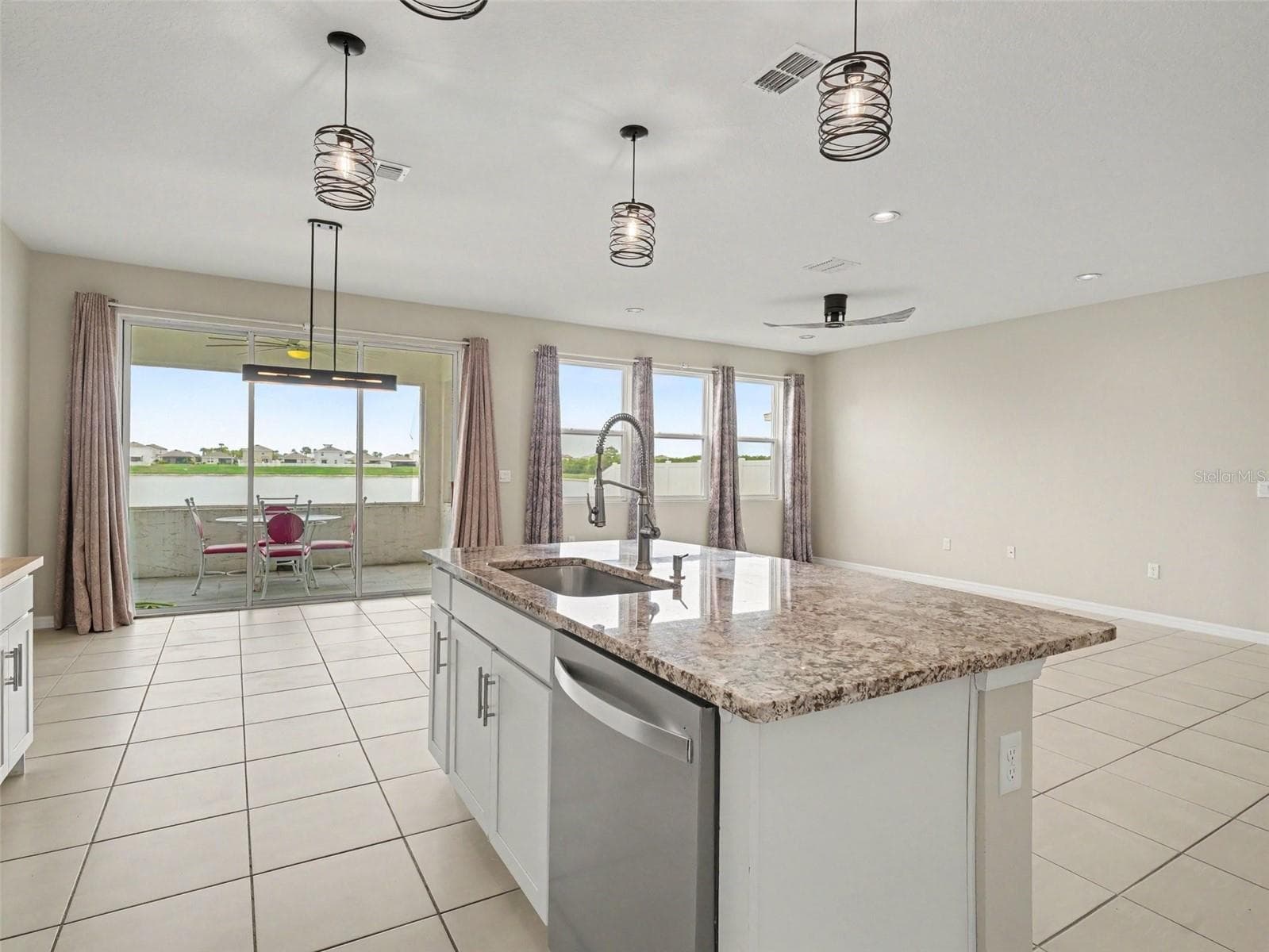 Single Family Residence at 1167 OCEAN SPRAY DR, RUSKIN, photo 4 of 32