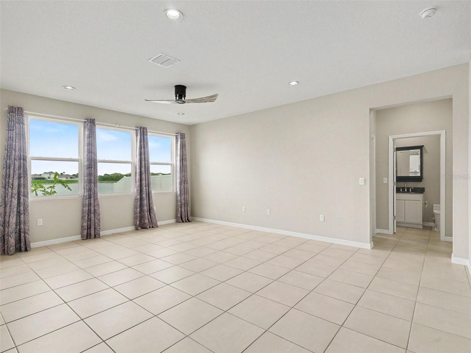 Single Family Residence at 1167 OCEAN SPRAY DR, RUSKIN, photo 6 of 32