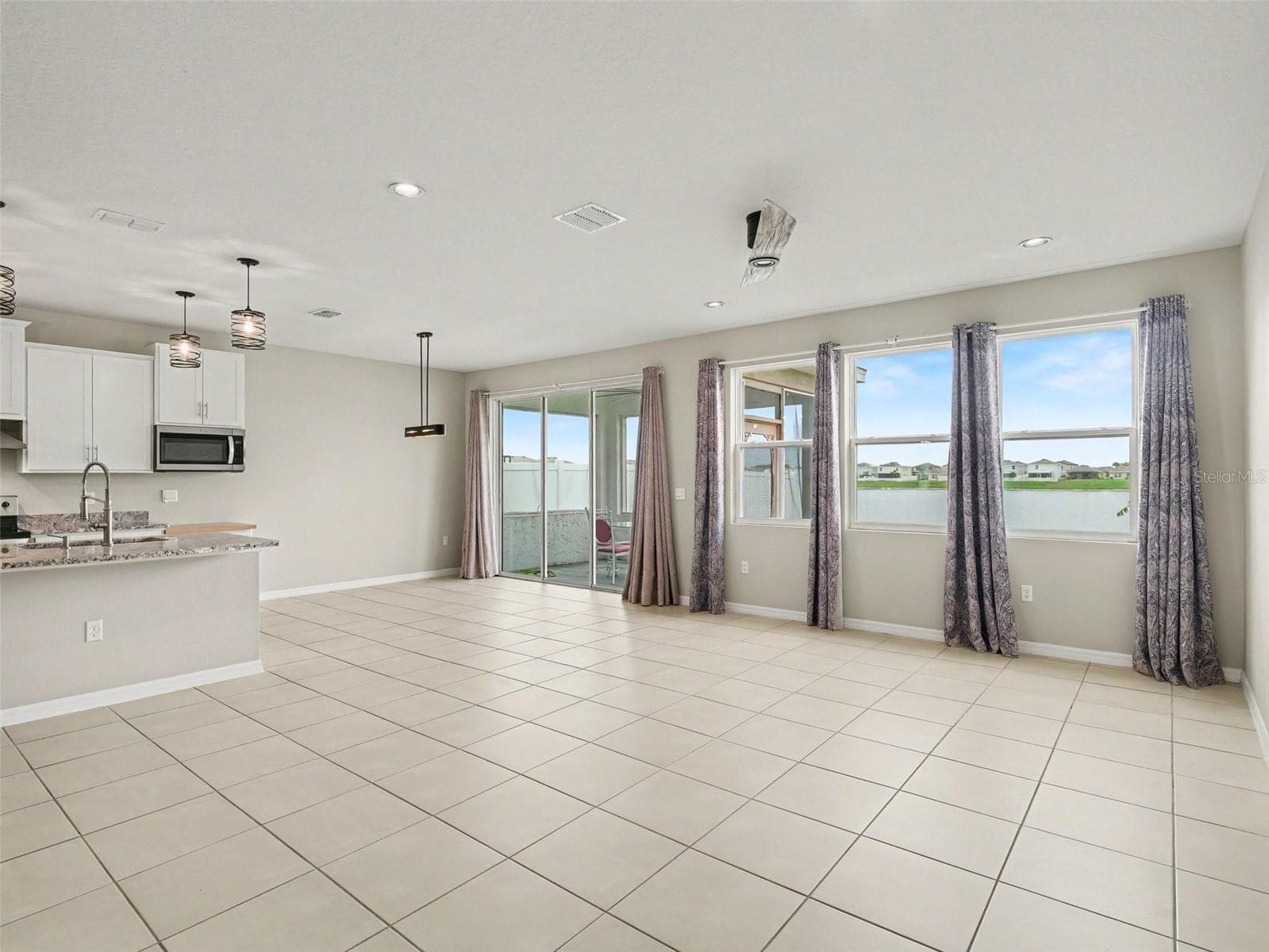 Single Family Residence at 1167 OCEAN SPRAY DR, RUSKIN, photo 7 of 32