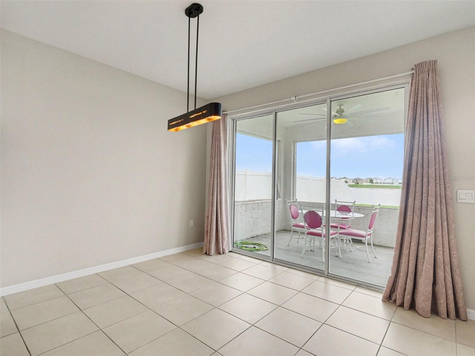 Single Family Residence at 1167 OCEAN SPRAY DR, RUSKIN, photo 8 of 32