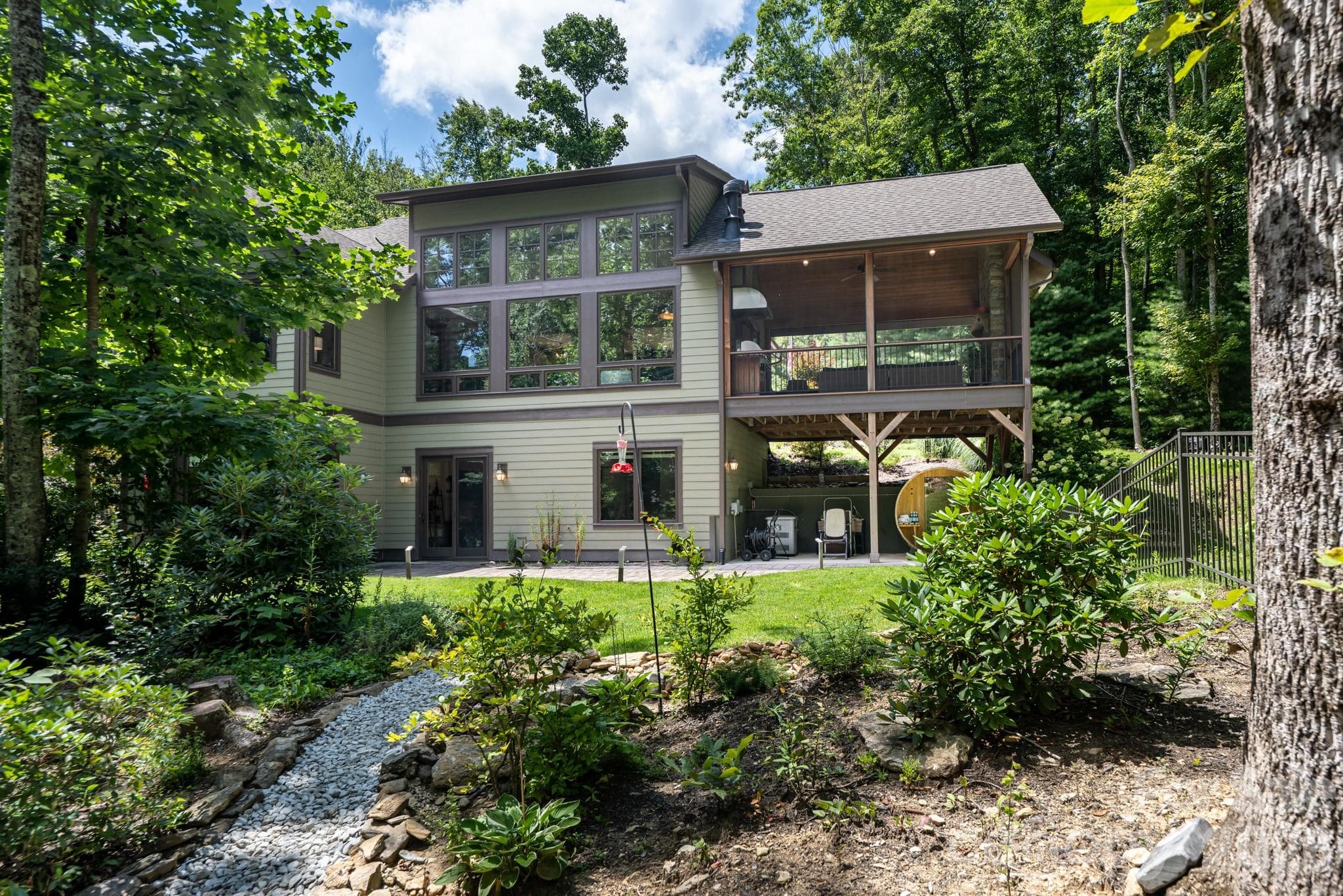 Single Family Residence at 403 Thunder Mountain Road, Hendersonville, photo 34 of 48