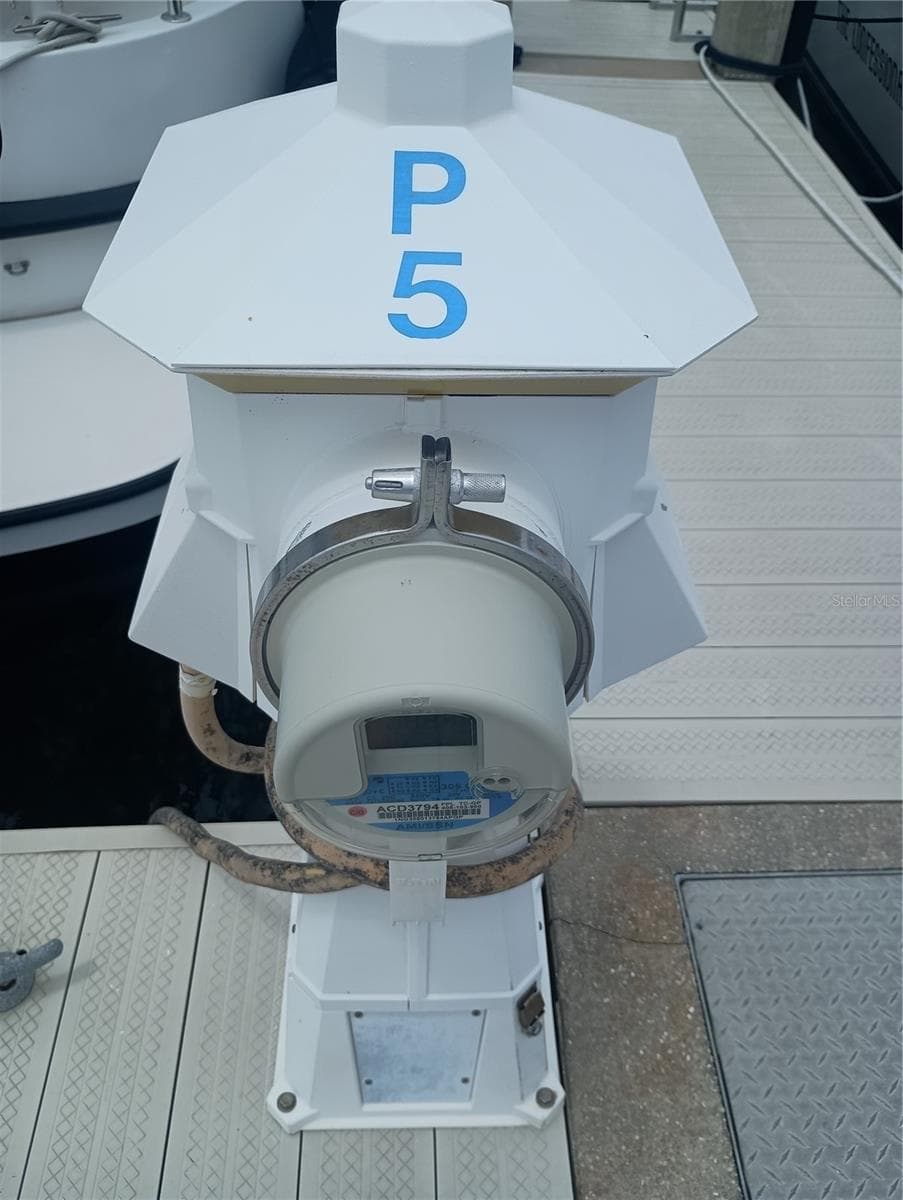 Power Pedestal - 2600 HARBOURSIDE DR #P-05, LONGBOAT KEY
