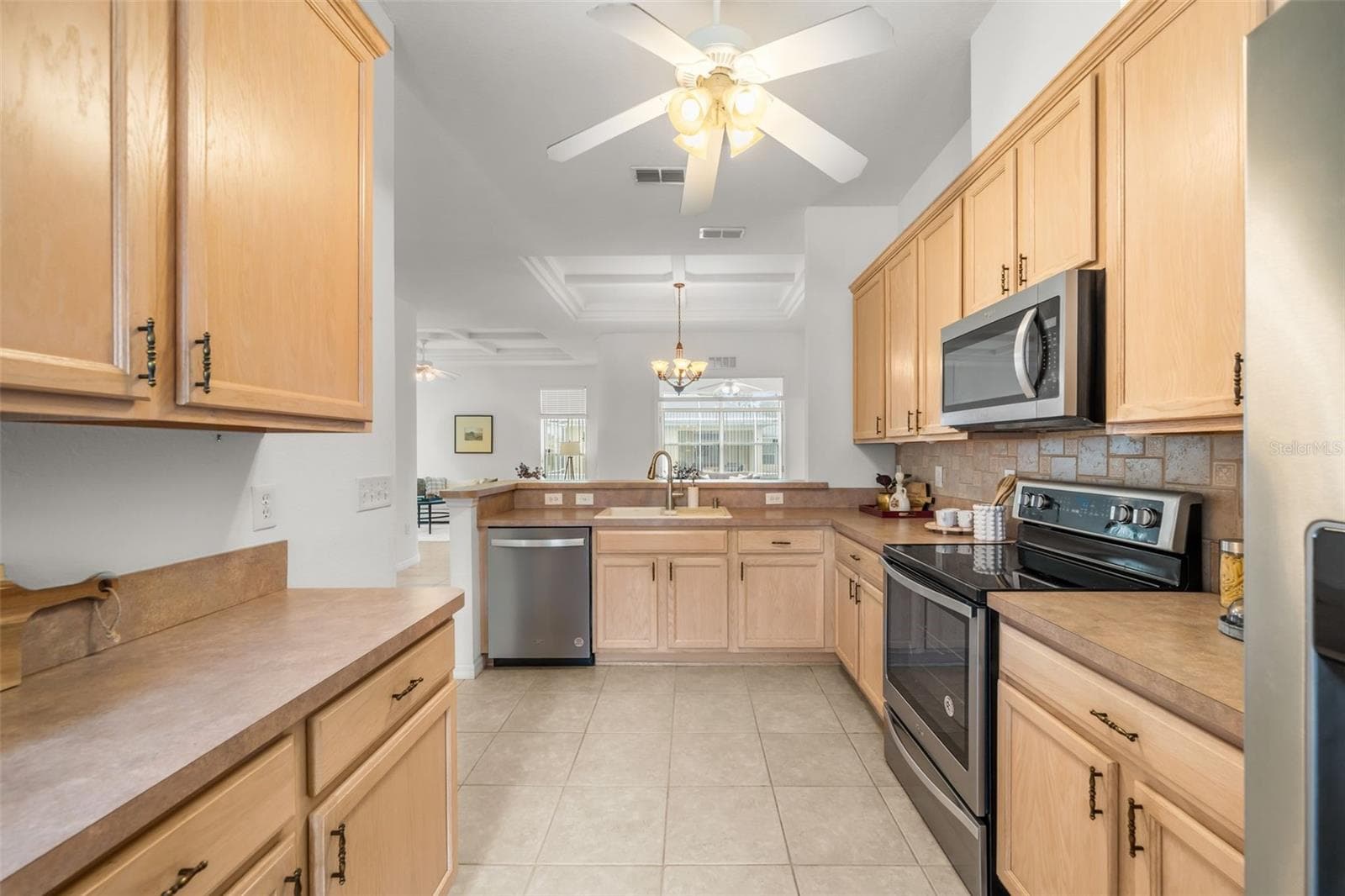 Single Family Residence at 11295 SW 73RD CIR, OCALA, photo 5 of 27