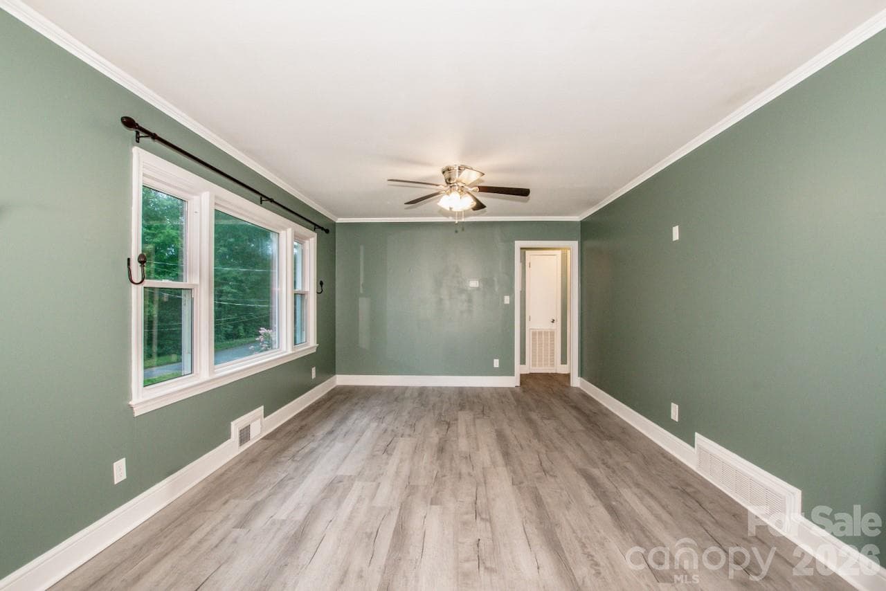 Single Family Residence at 1317 Meadowbrook Circle, Salisbury, photo 11 of 31