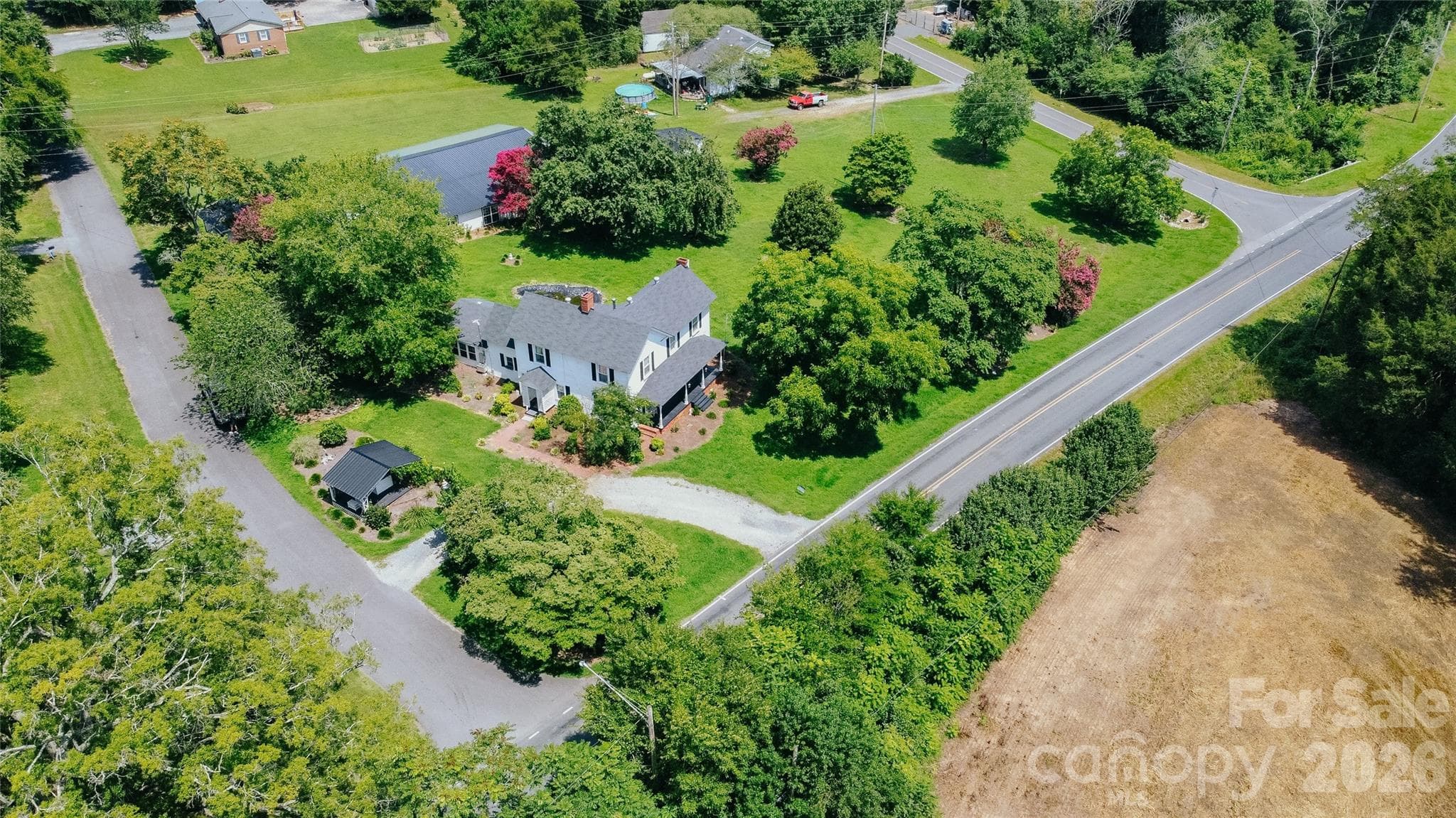 Single Family Residence at 401 S Gold Branch Road, Richfield, photo 2 of 42