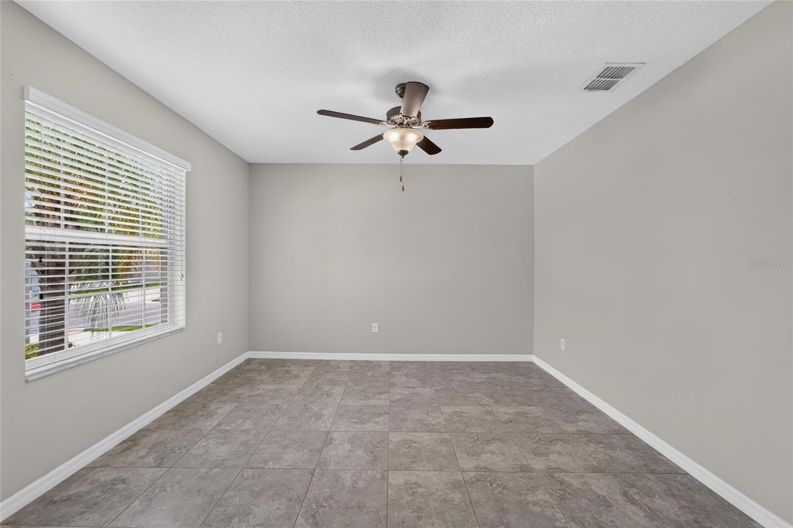 Single Family Residence at 215 ENGLISH HERITAGE PL, DOVER, photo 18 of 84