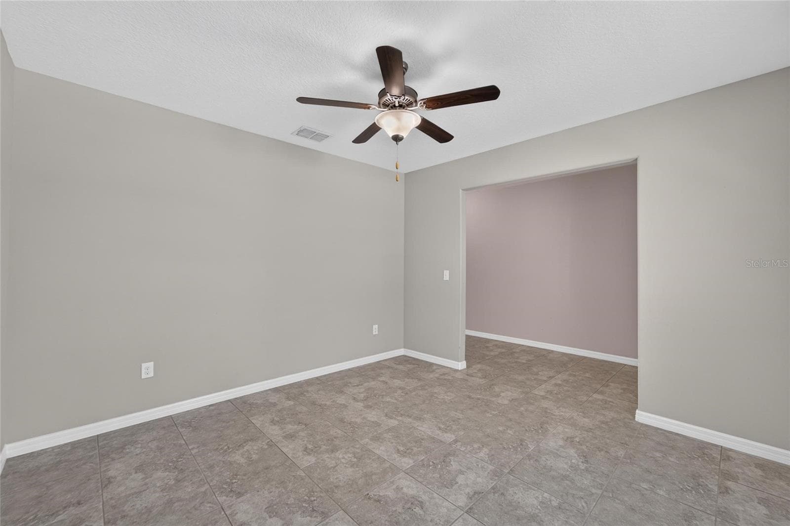 Single Family Residence at 215 ENGLISH HERITAGE PL, DOVER, photo 19 of 84