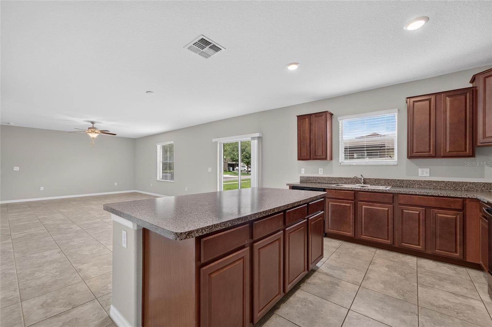 Single Family Residence at 215 ENGLISH HERITAGE PL, DOVER, photo 33 of 84