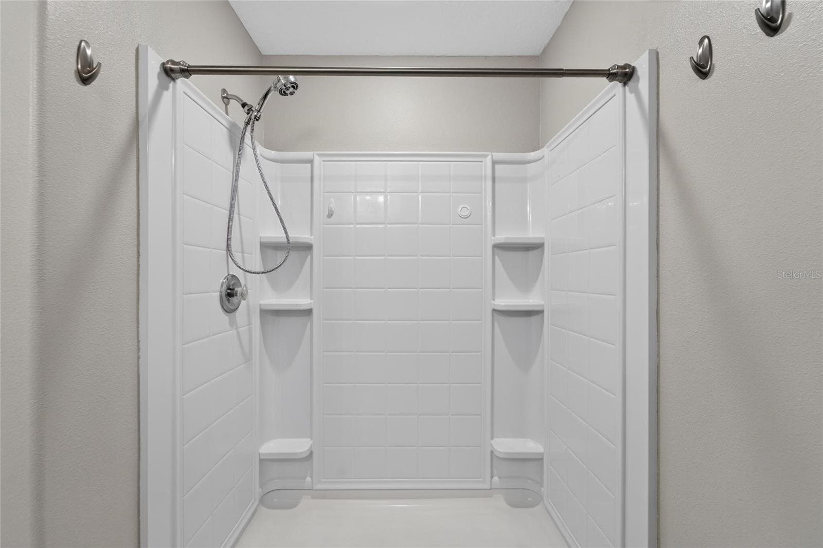 Single Family Residence at 215 ENGLISH HERITAGE PL, DOVER, photo 50 of 84