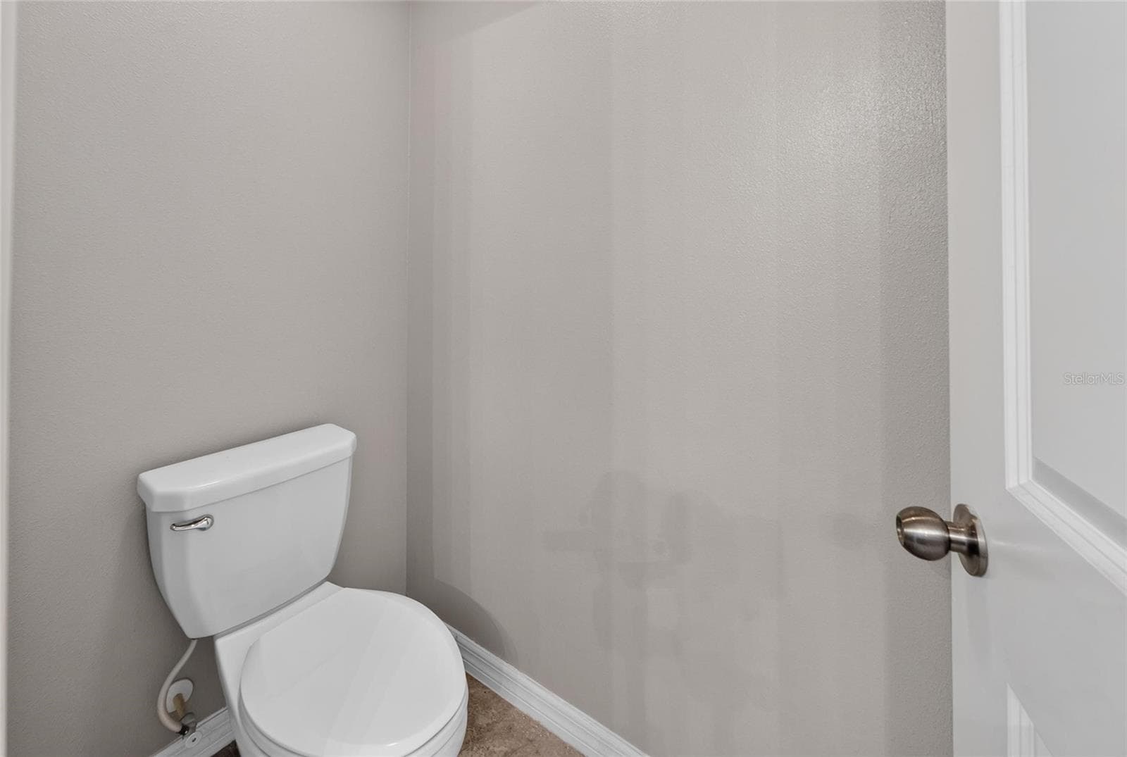 Single Family Residence at 215 ENGLISH HERITAGE PL, DOVER, photo 51 of 84