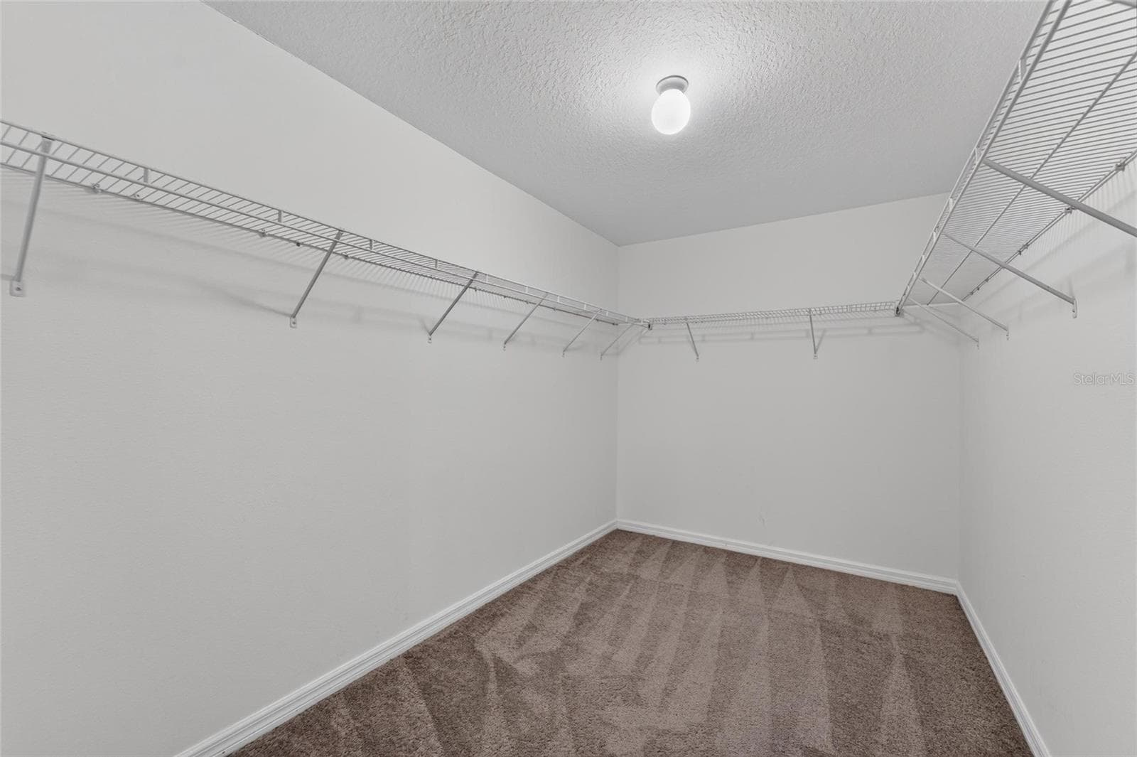 Single Family Residence at 215 ENGLISH HERITAGE PL, DOVER, photo 52 of 84