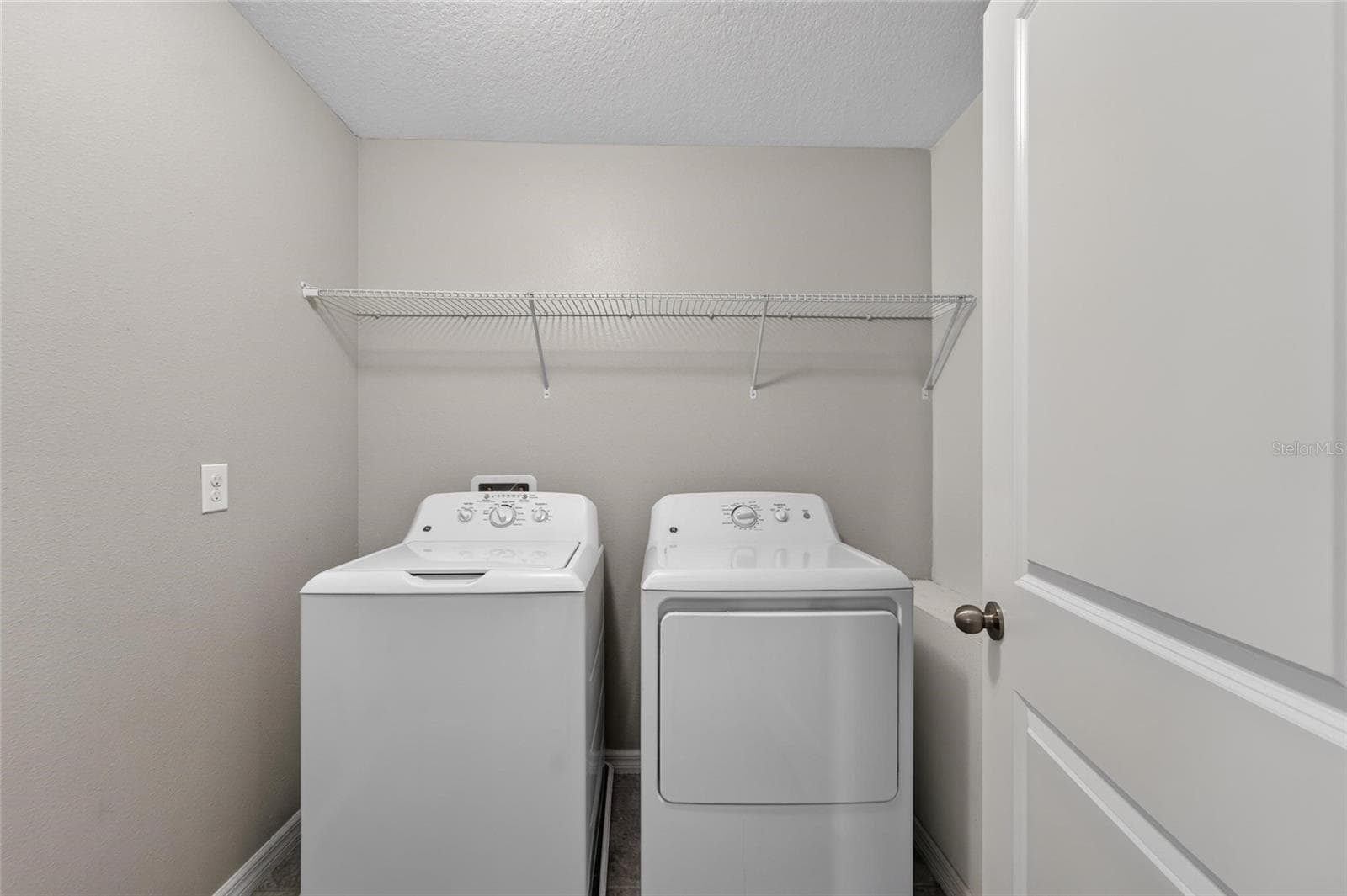 Single Family Residence at 215 ENGLISH HERITAGE PL, DOVER, photo 53 of 84