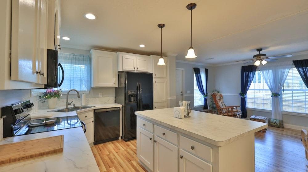 Manufactured Home at 1157 MILLBROOK AVE, PORT ORANGE, photo 7 of 37