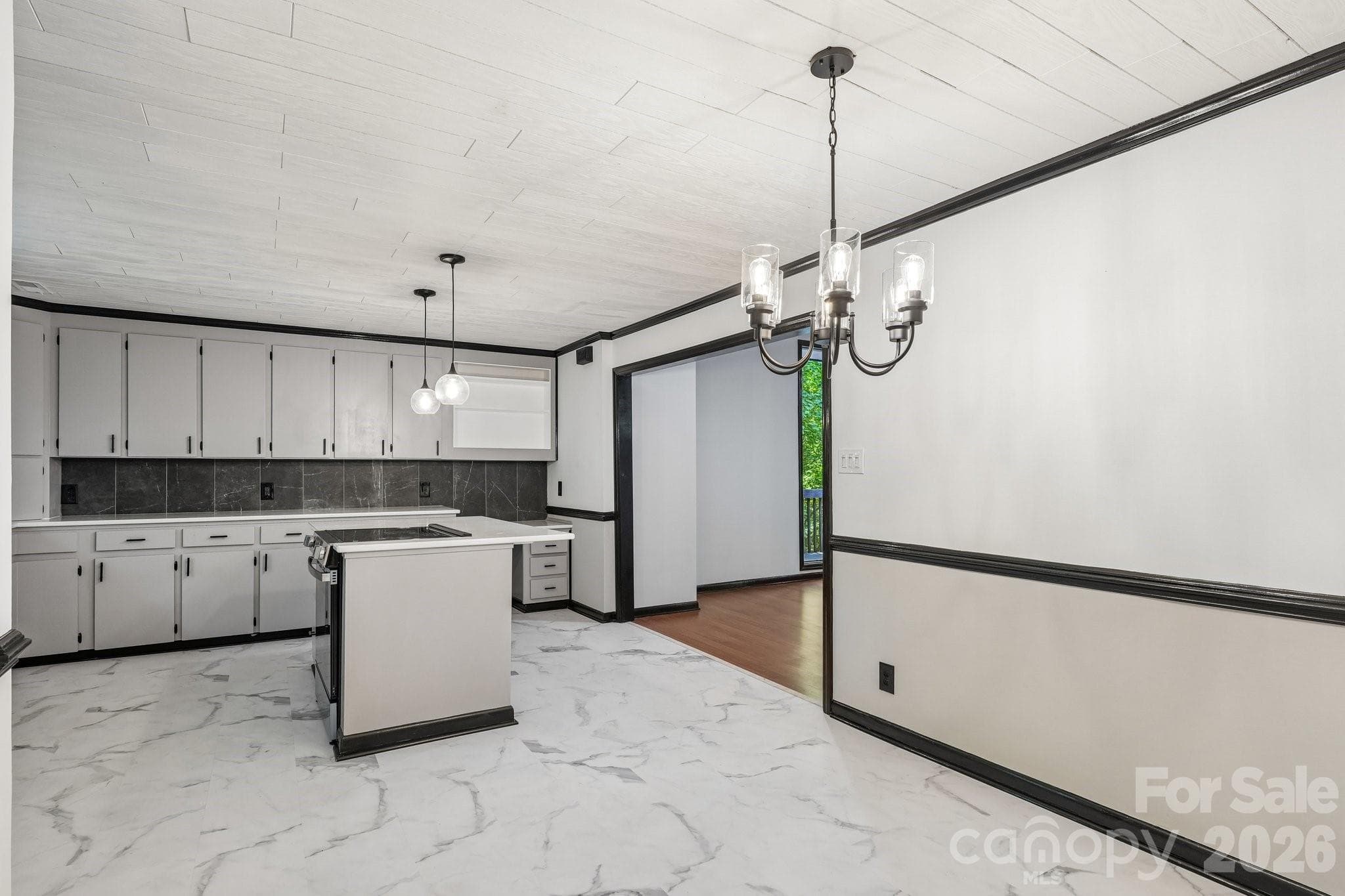 Single Family Residence at 407 Robinwood Drive, Shelby, photo 9 of 48