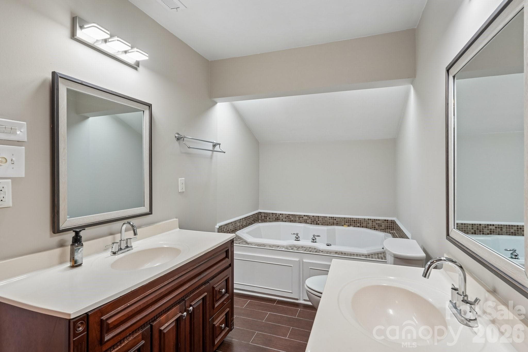 Single Family Residence at 407 Robinwood Drive, Shelby, photo 14 of 48