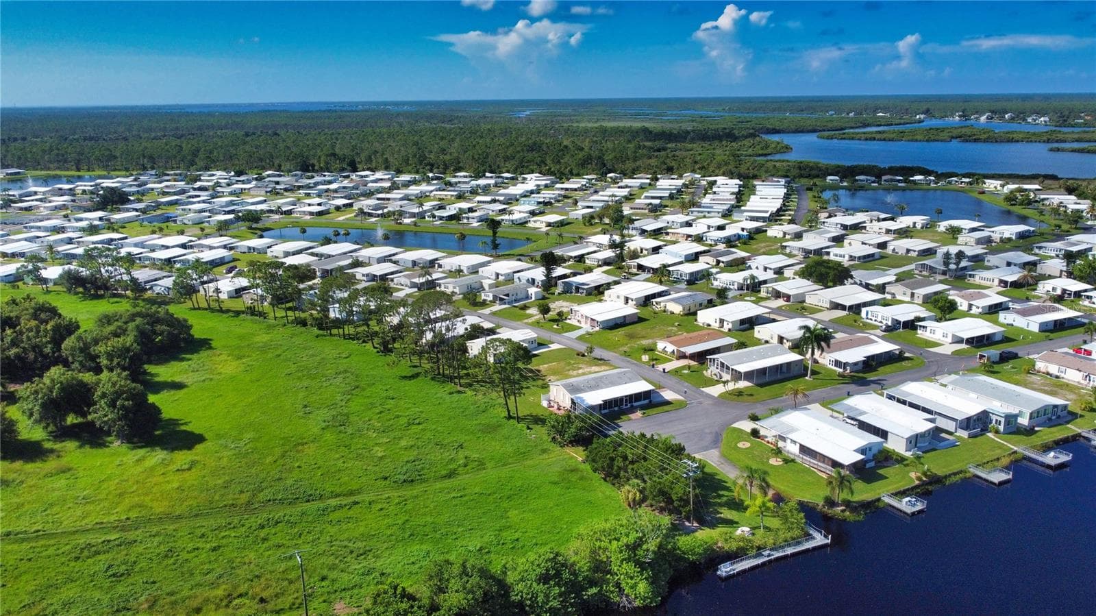 Manufactured Home at 653 LOS ALTOS, NORTH PORT, photo 32 of 78