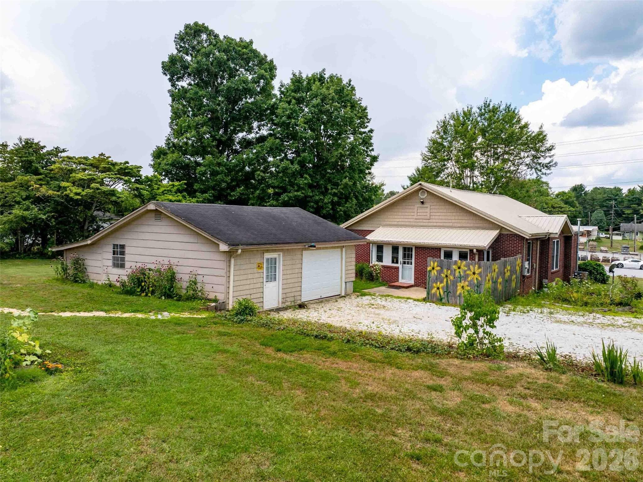 Single Family Residence at 103 E King Street, East Flat Rock, photo 6 of 34