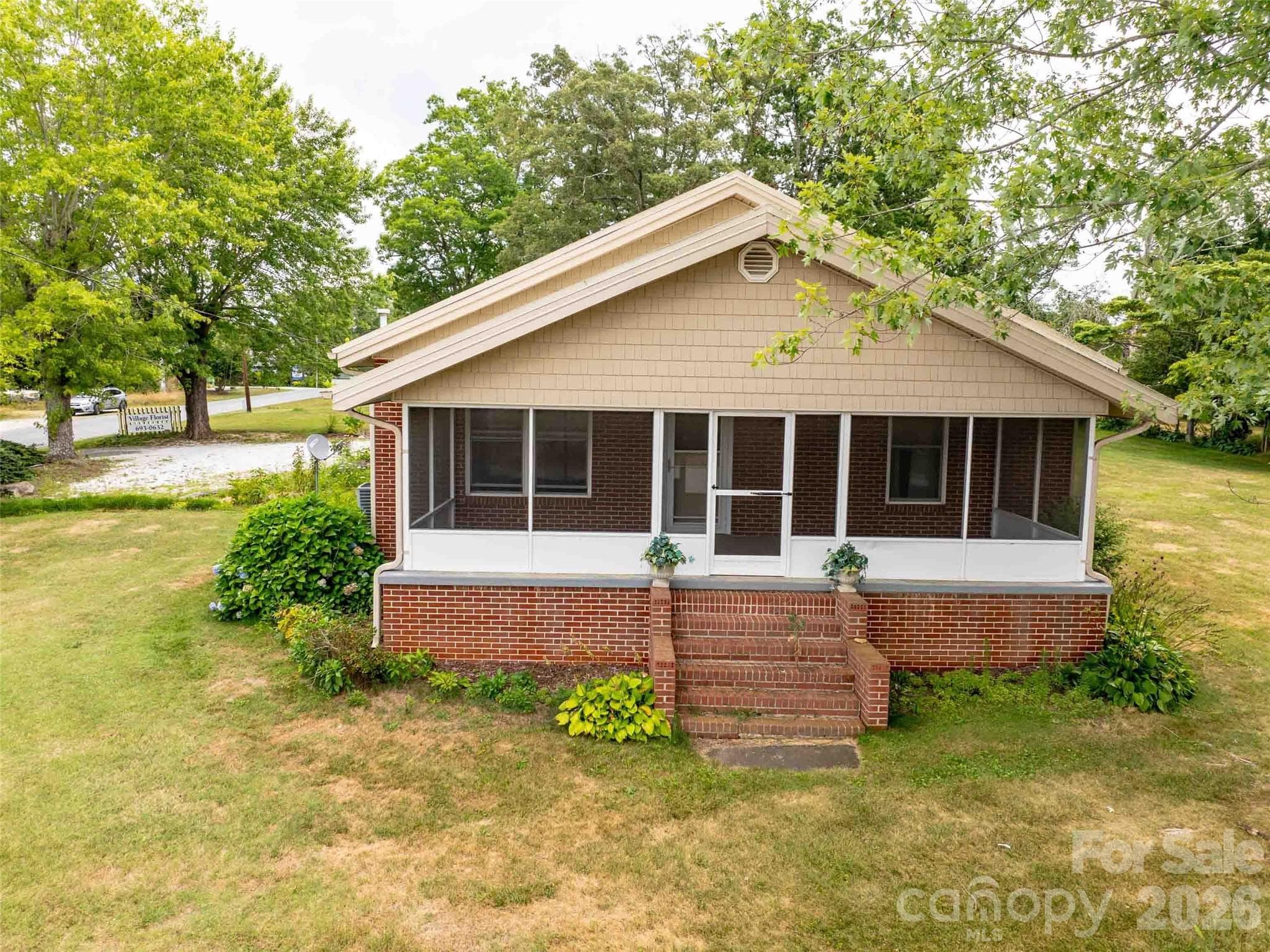 Single Family Residence at 103 E King Street, East Flat Rock, photo 9 of 34