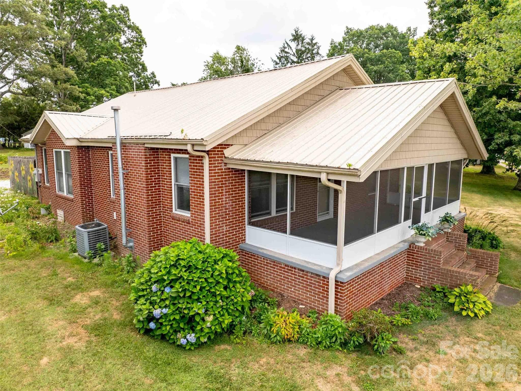 Single Family Residence at 103 E King Street, East Flat Rock, photo 10 of 34