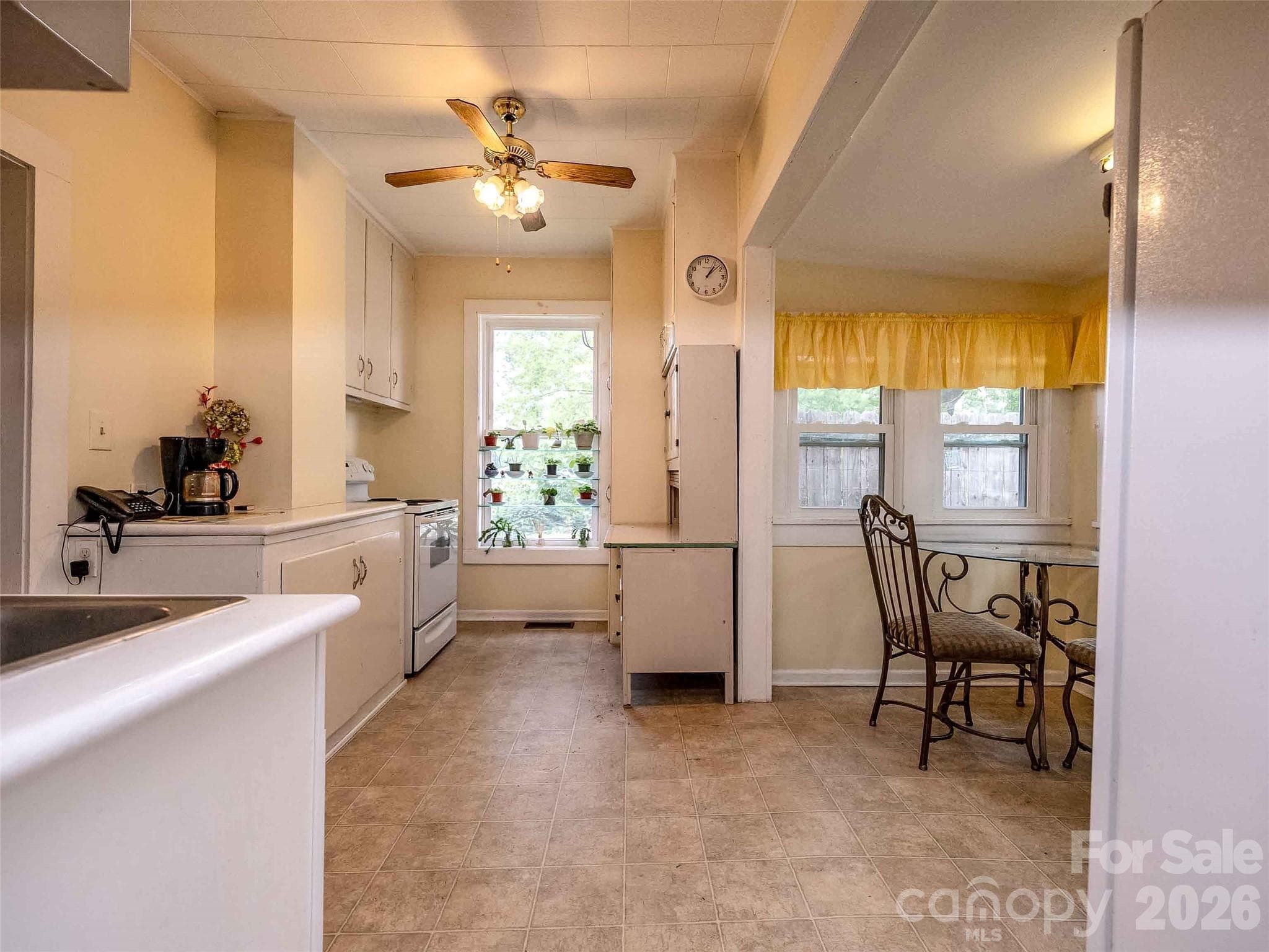Single Family Residence at 103 E King Street, East Flat Rock, photo 11 of 34