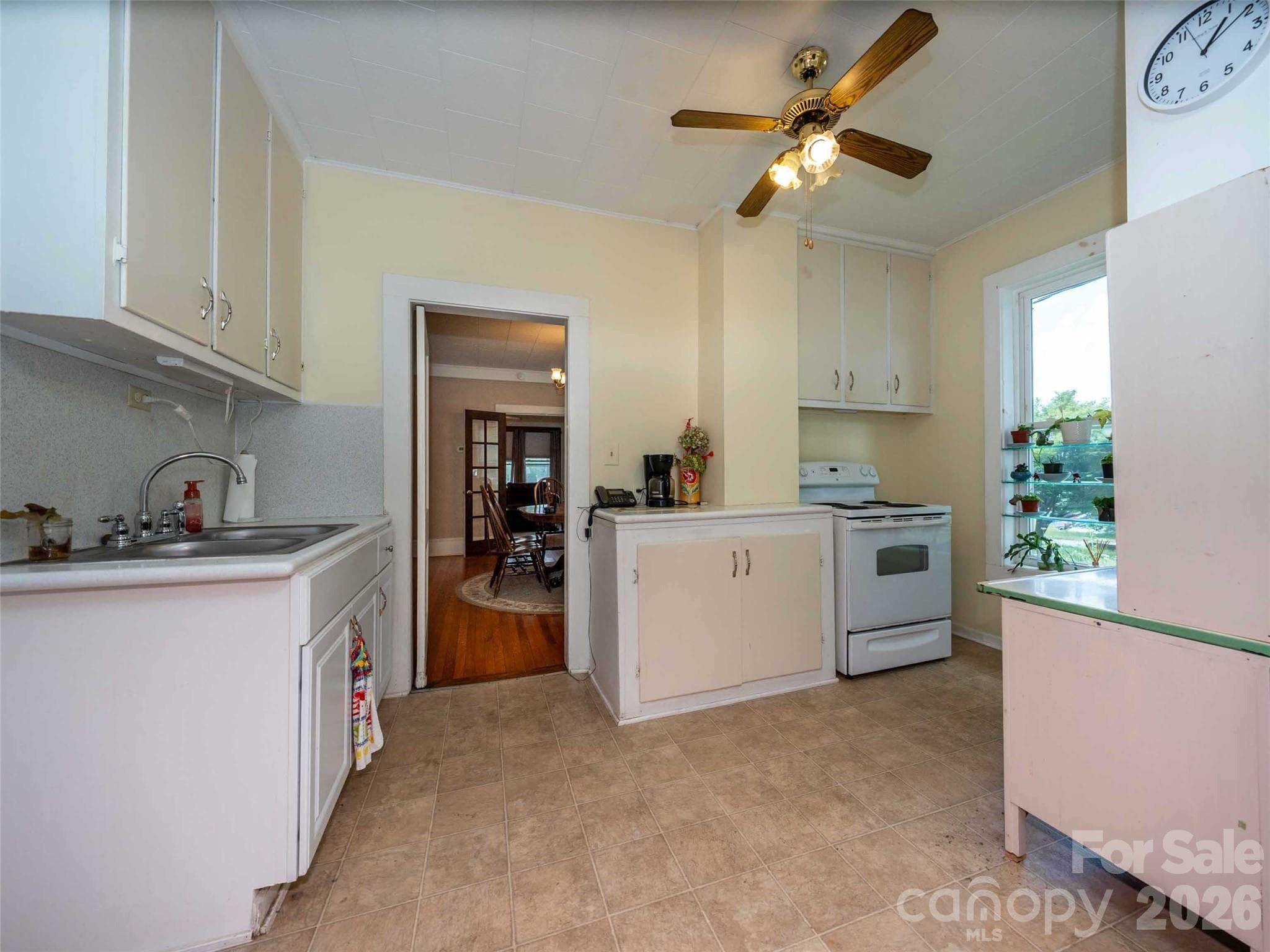 Single Family Residence at 103 E King Street, East Flat Rock, photo 13 of 34
