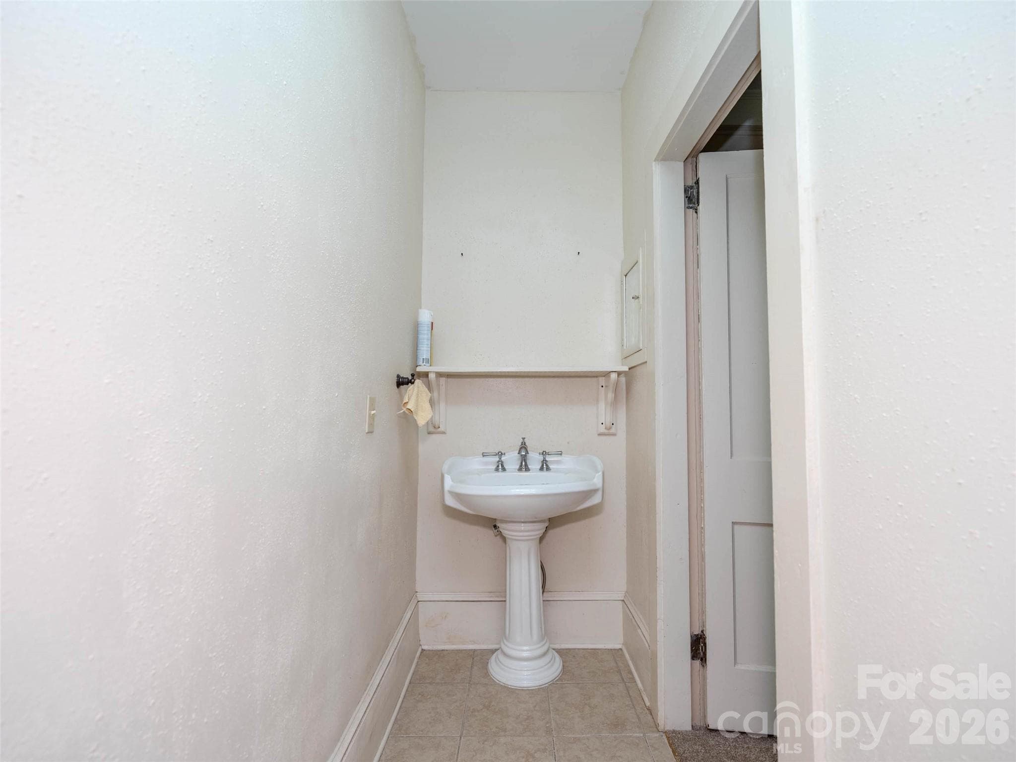 Single Family Residence at 103 E King Street, East Flat Rock, photo 22 of 34