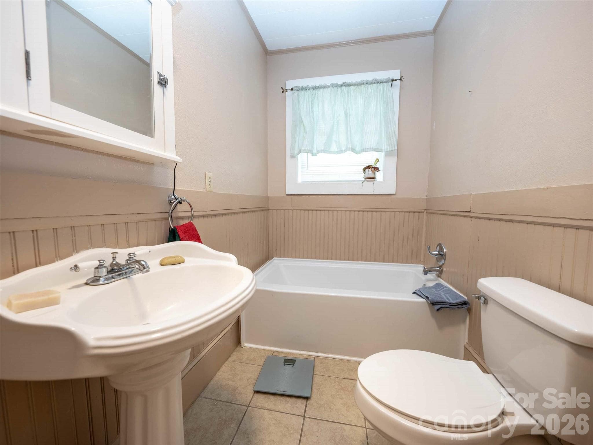 Single Family Residence at 103 E King Street, East Flat Rock, photo 25 of 34