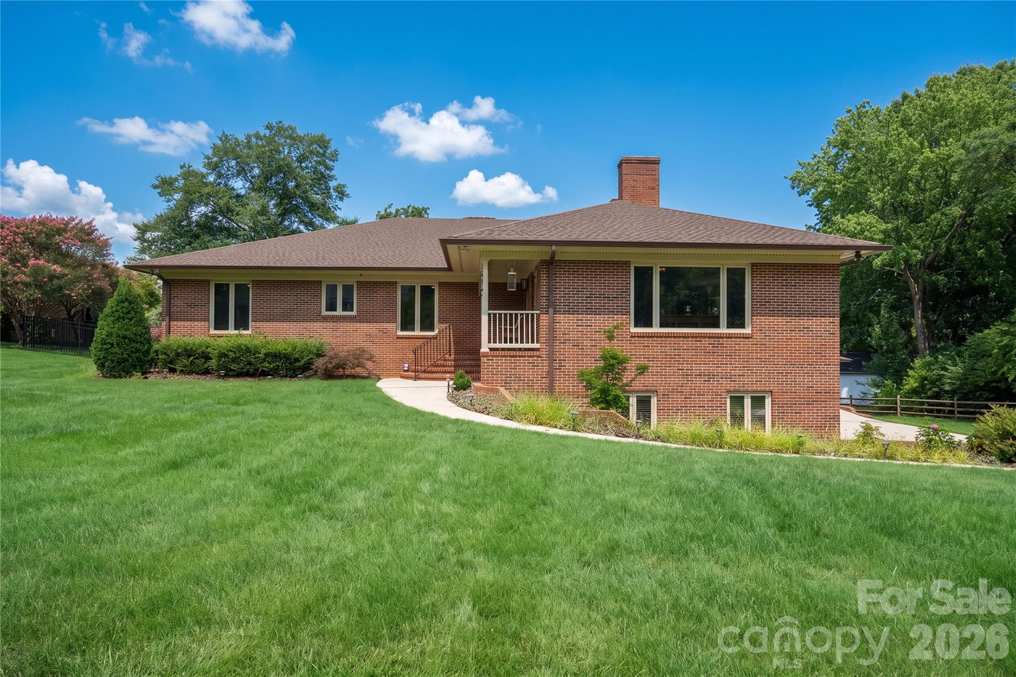 Single Family Residence at 1419 Stoneyridge Drive, Charlotte, photo 13 of 48