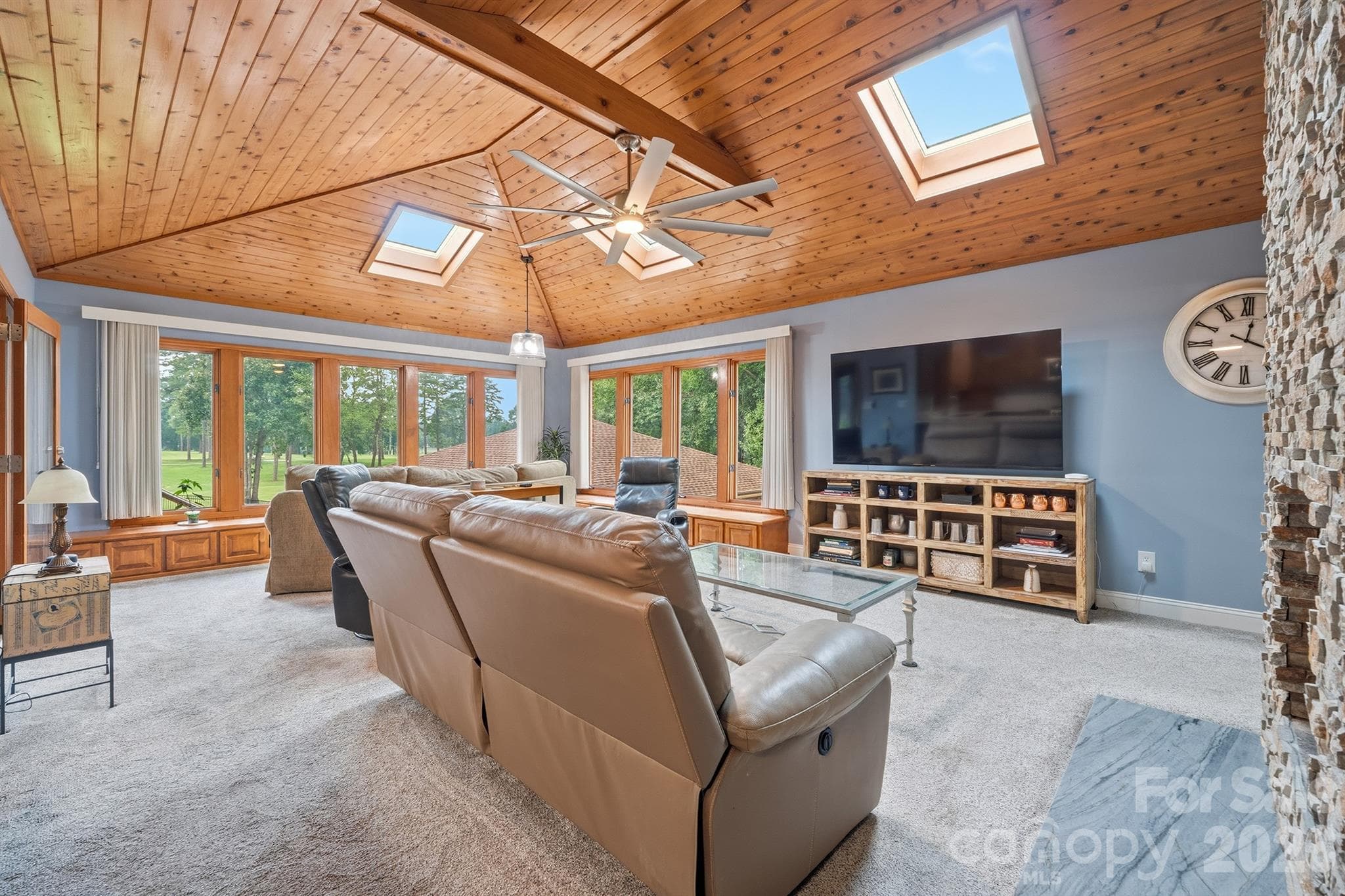 Single Family Residence at 1419 Stoneyridge Drive, Charlotte, photo 18 of 48