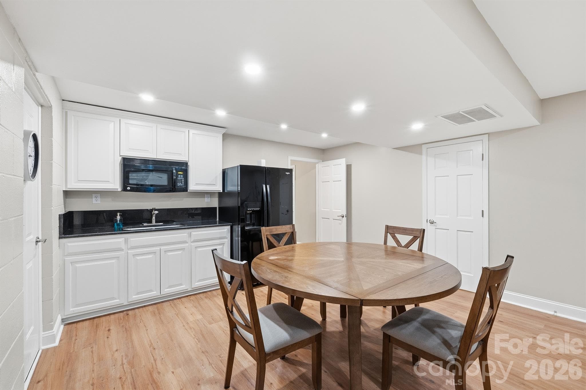Single Family Residence at 1419 Stoneyridge Drive, Charlotte, photo 36 of 48