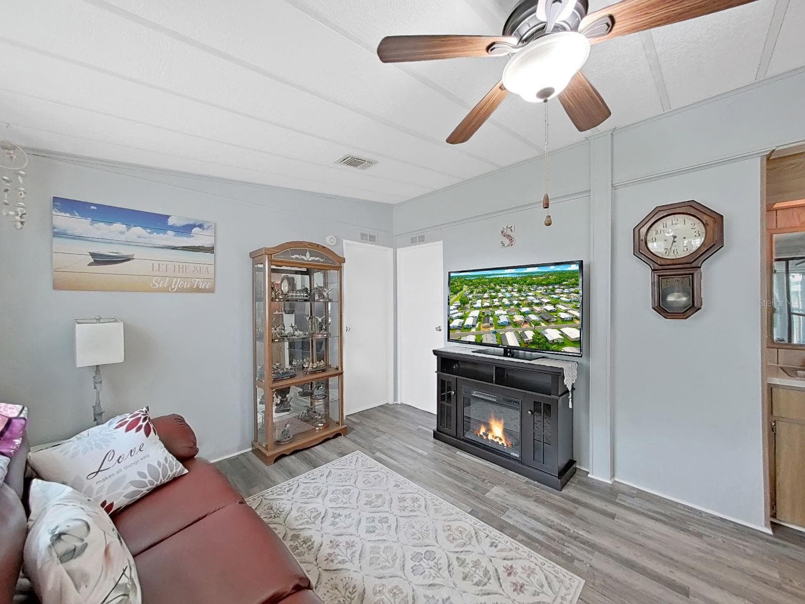 Manufactured Home at 5022 FOXWOOD BLVD, LAKELAND, photo 19 of 47