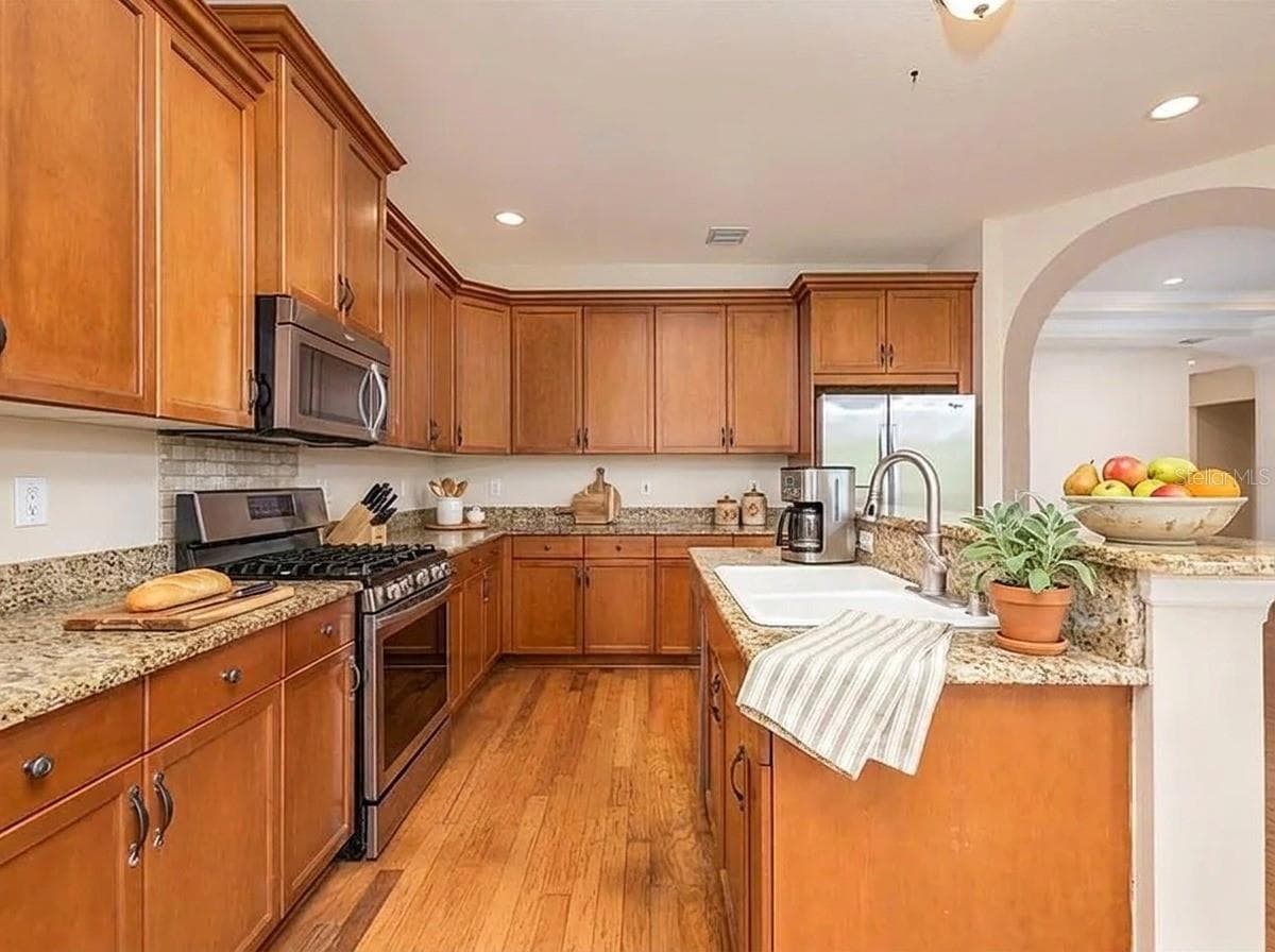 Virtual Staged - 314 W LAKE VICTORIA CIR, DELAND