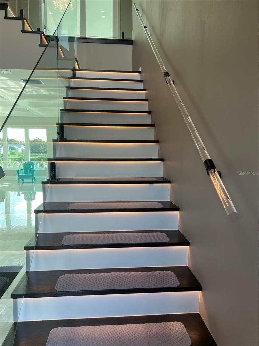 LED Staircase - 3420 CHANNELSIDE CT, SAFETY HARBOR