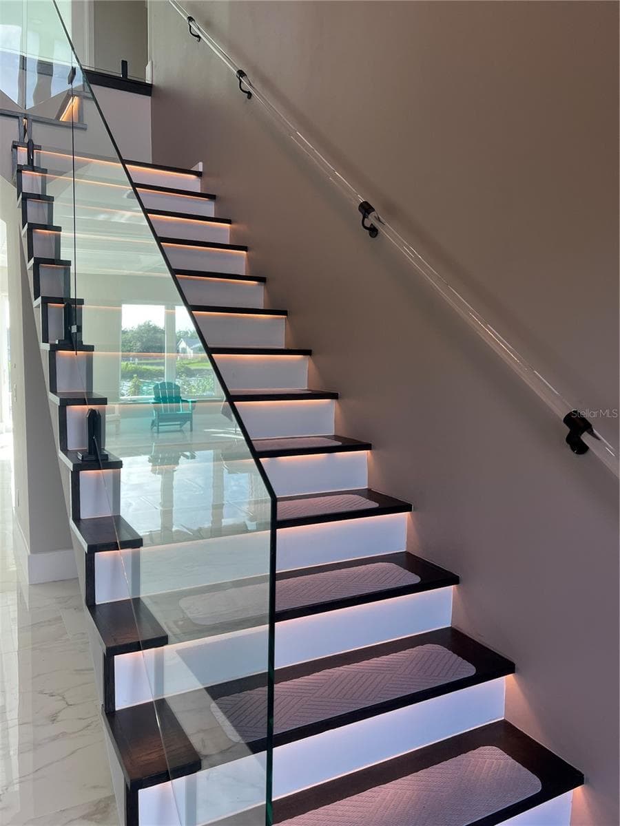 LED Staircase - 3420 CHANNELSIDE CT, SAFETY HARBOR