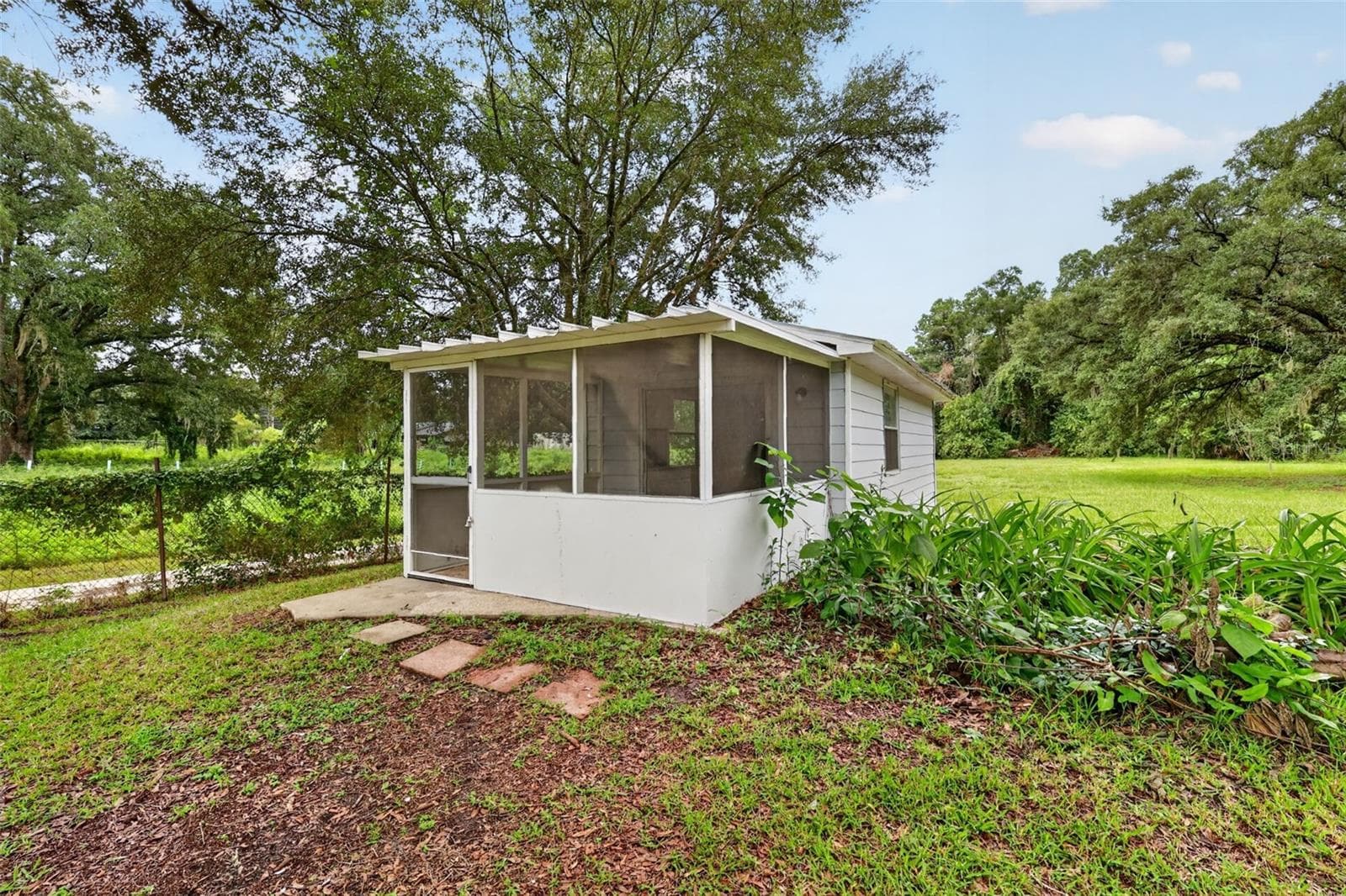 Manufactured Home at 2888 SE 59TH ST, OCALA, photo 4 of 33