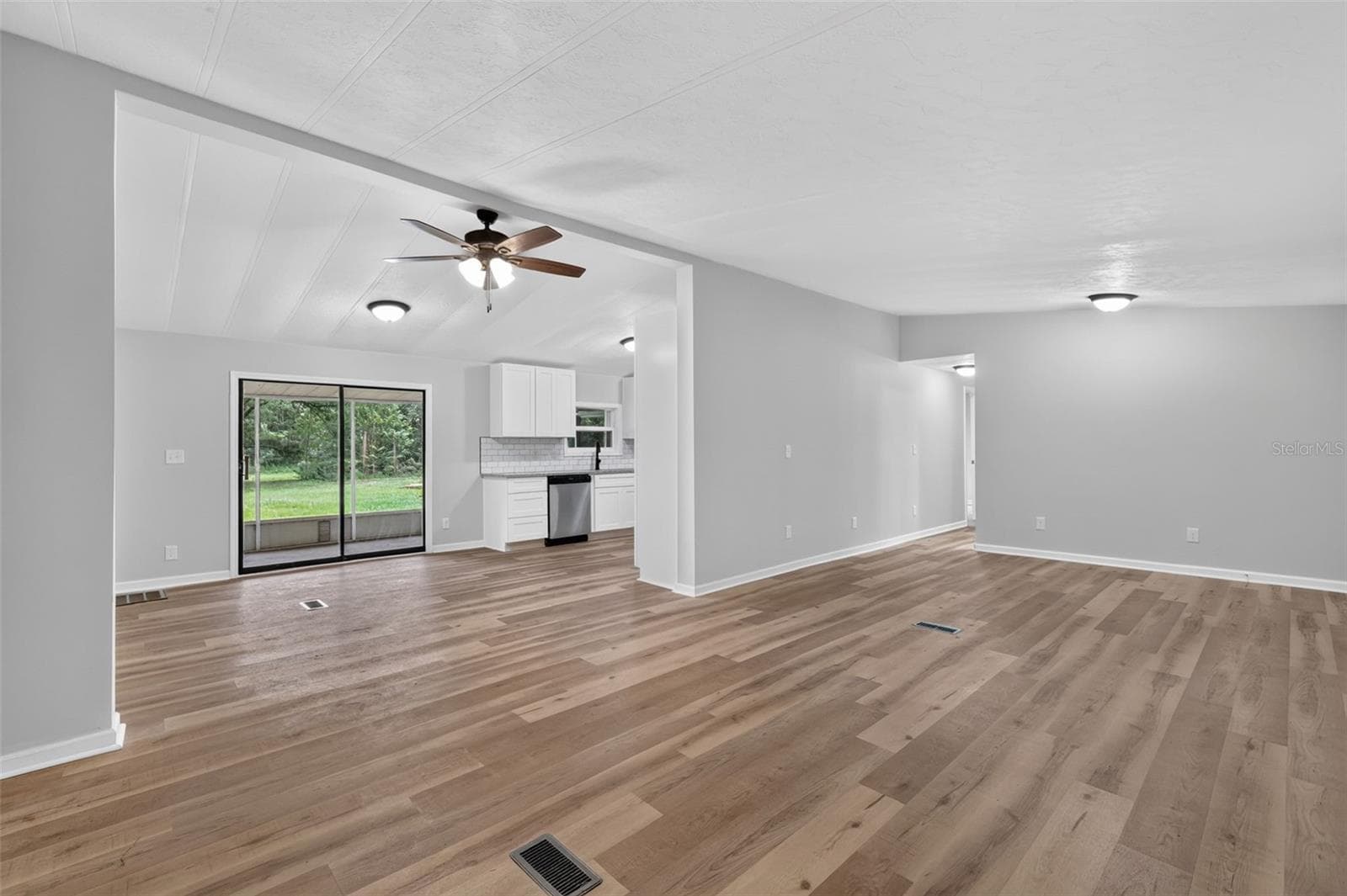 Manufactured Home at 2888 SE 59TH ST, OCALA, photo 12 of 33
