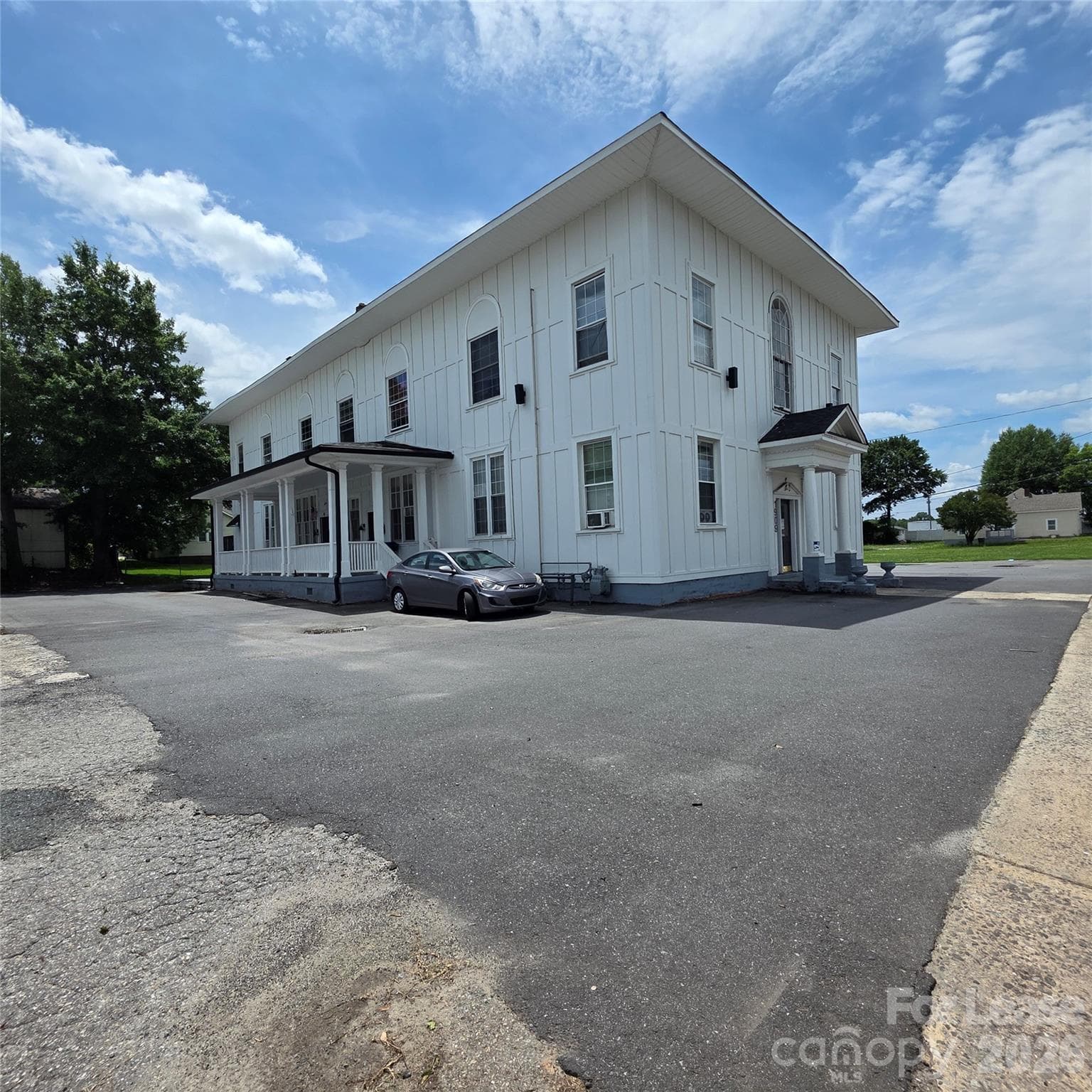 1909 E Ozark Avenue
