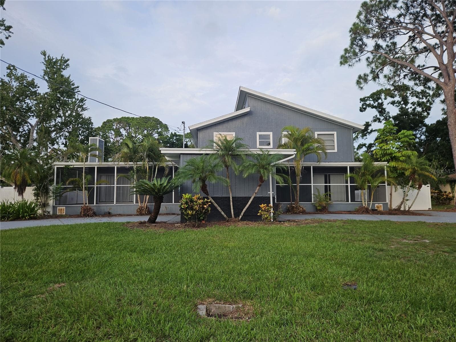 Single Family Residence at 2321 INGRAM AVE, SARASOTA, photo 2 of 32