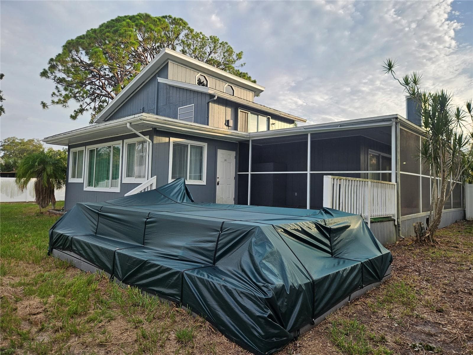 Single Family Residence at 2321 INGRAM AVE, SARASOTA, photo 3 of 32