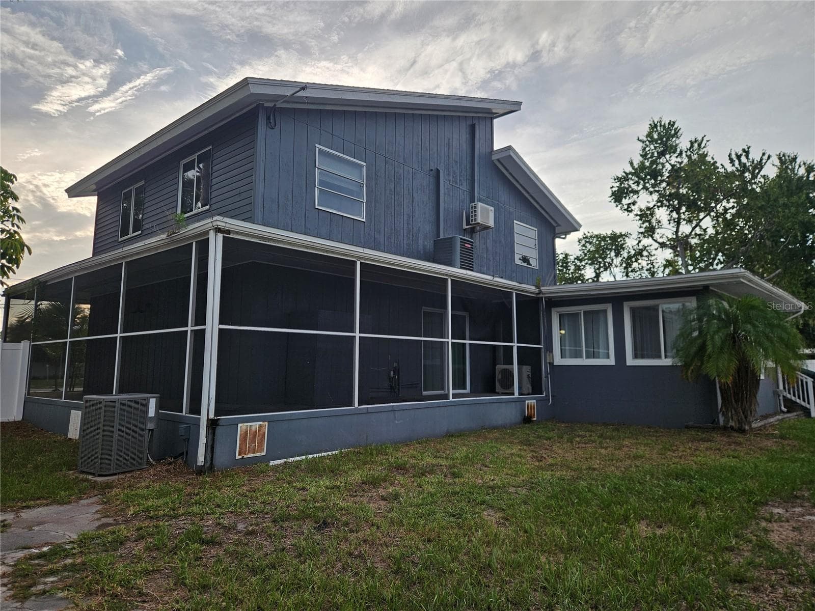 Single Family Residence at 2321 INGRAM AVE, SARASOTA, photo 4 of 32