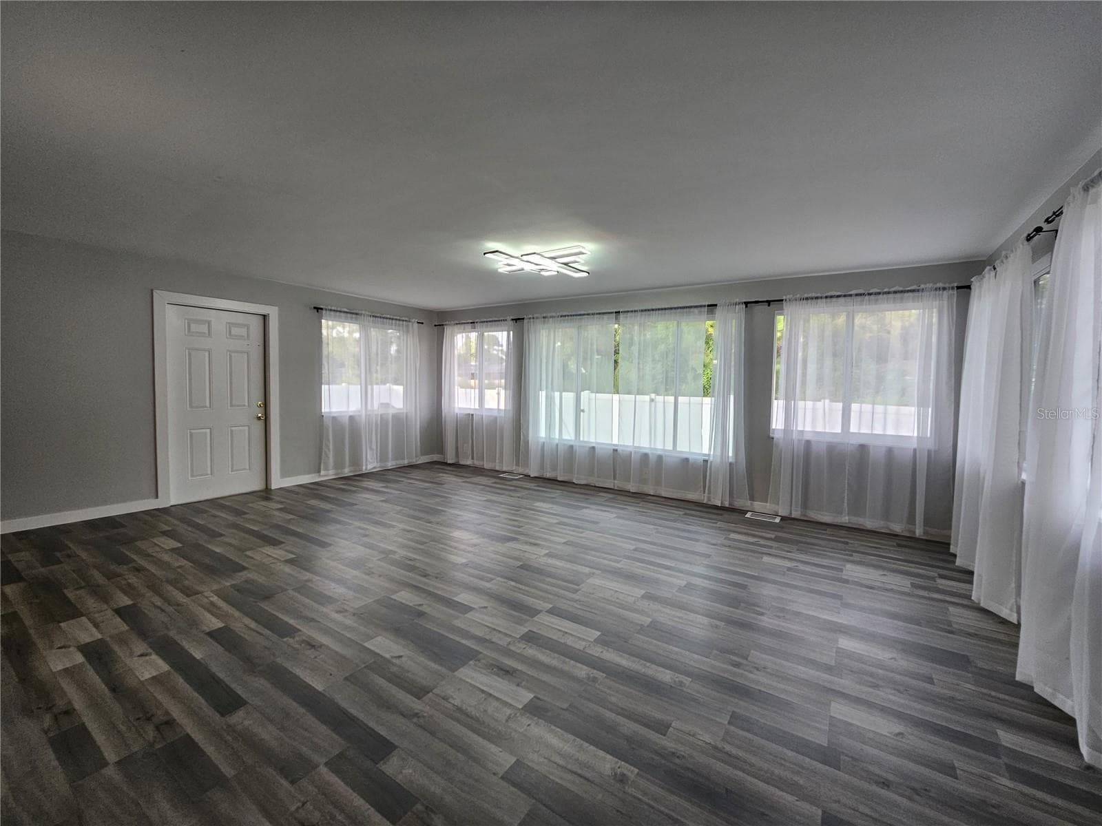 Single Family Residence at 2321 INGRAM AVE, SARASOTA, photo 5 of 32