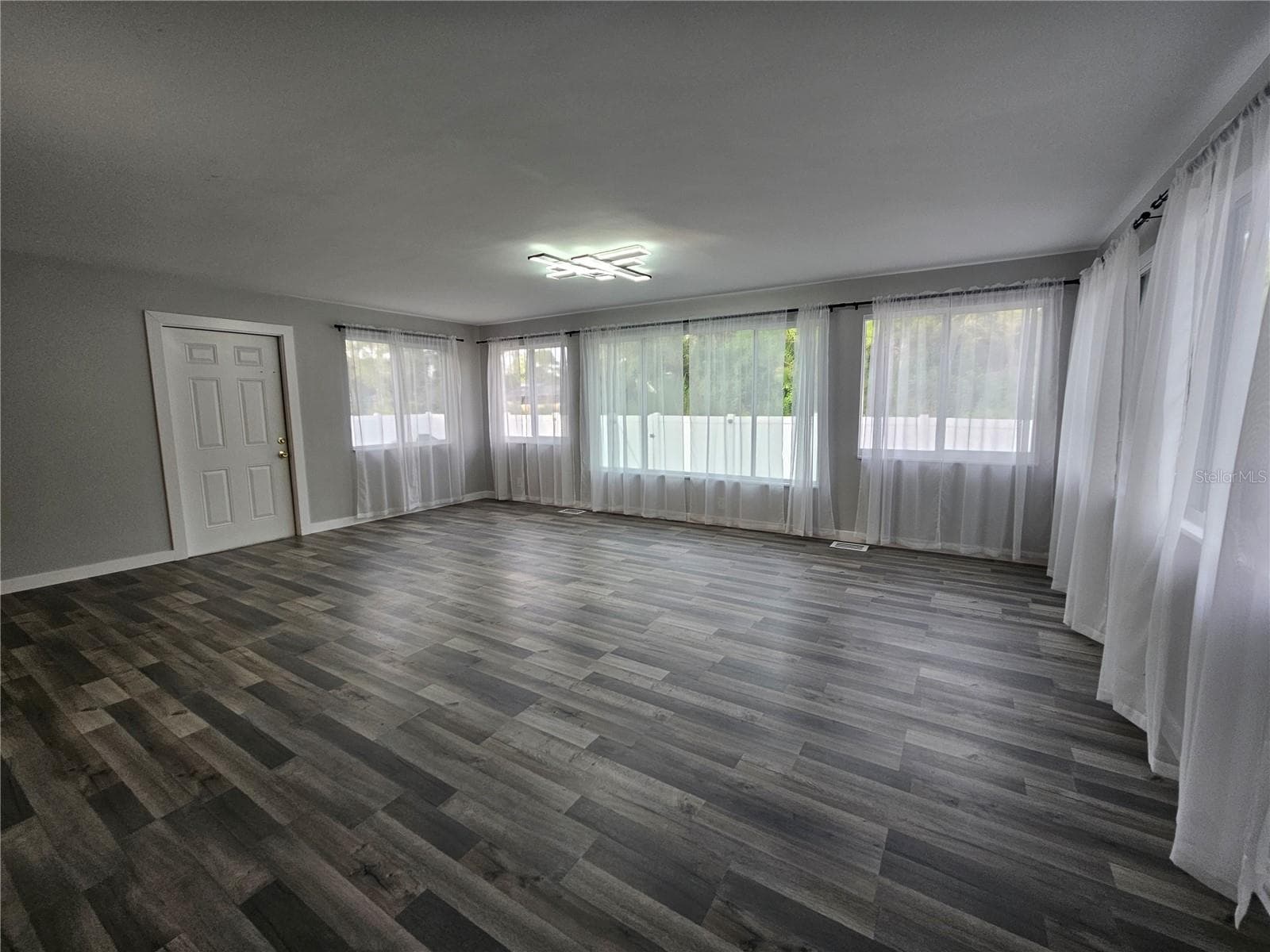 Single Family Residence at 2321 INGRAM AVE, SARASOTA, photo 8 of 32