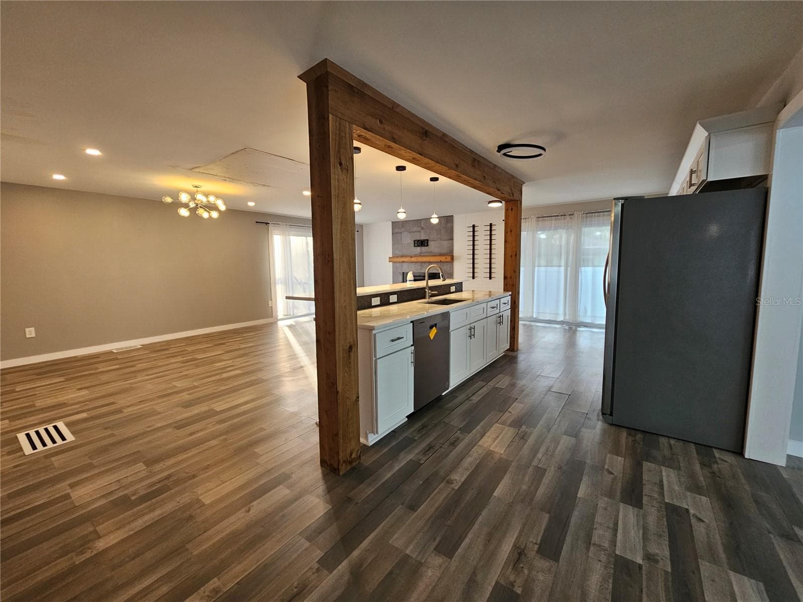 Single Family Residence at 2321 INGRAM AVE, SARASOTA, photo 9 of 32