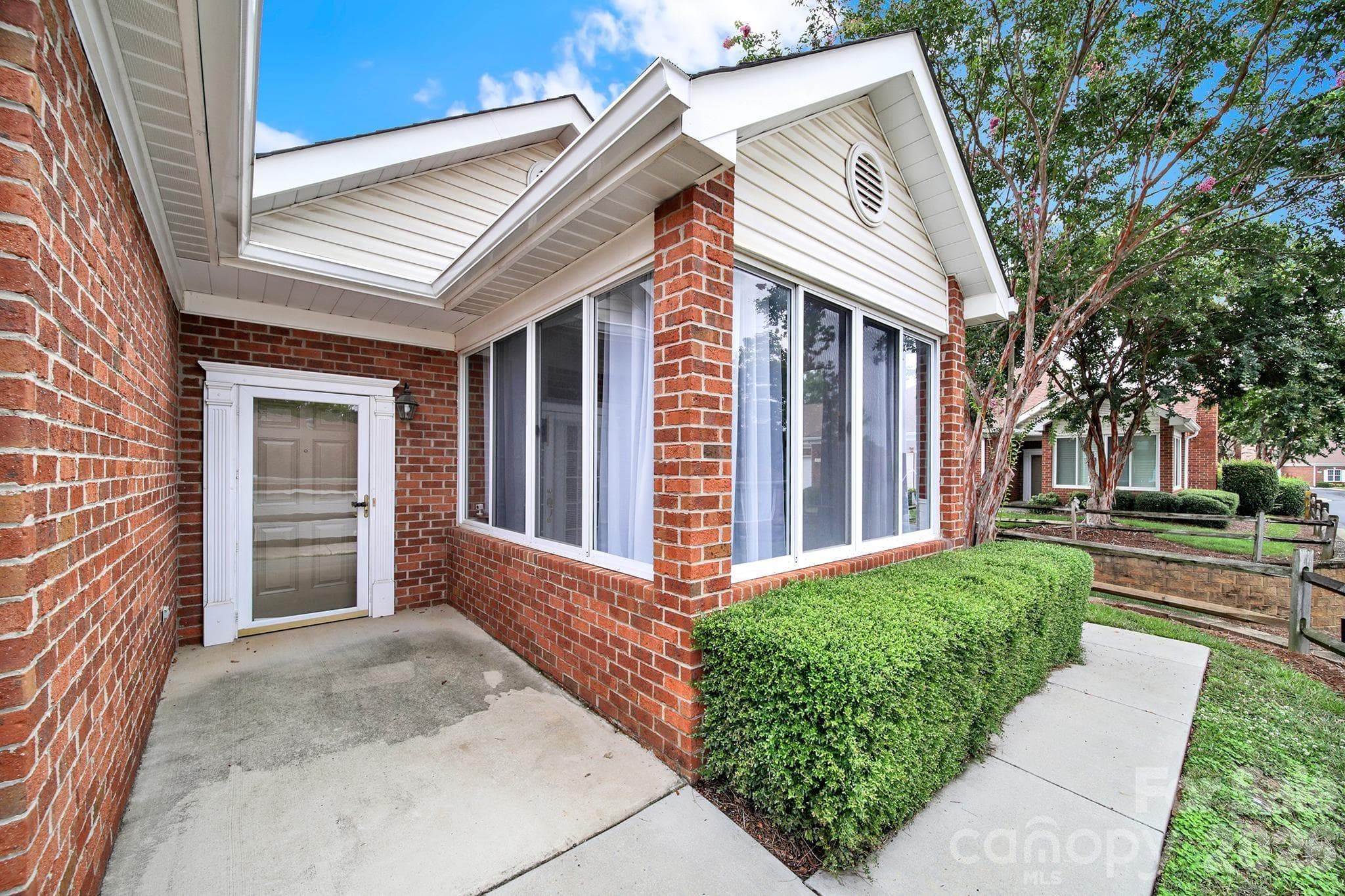 Condominium at 8368 Windsor Ridge Drive, Charlotte, photo 2 of 34