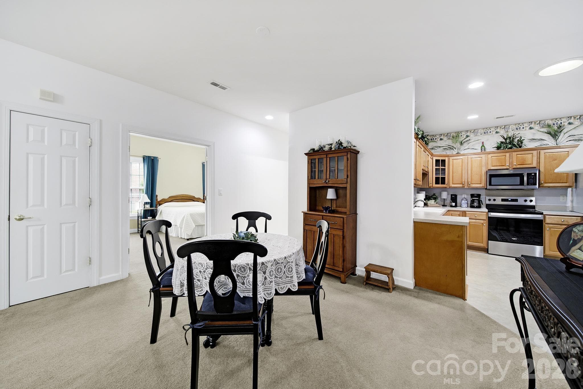 Condominium at 8368 Windsor Ridge Drive, Charlotte, photo 12 of 34