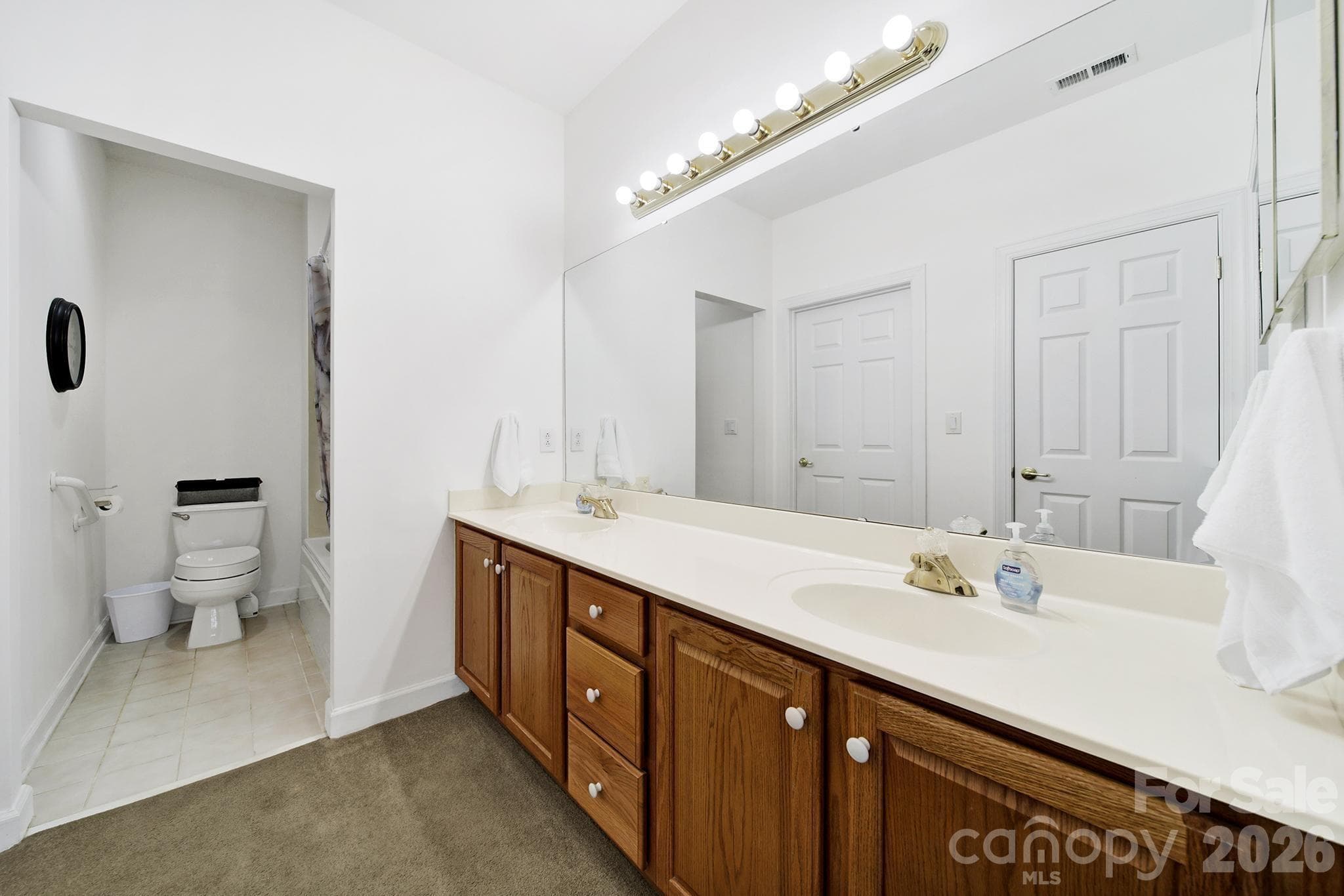 Condominium at 8368 Windsor Ridge Drive, Charlotte, photo 21 of 34