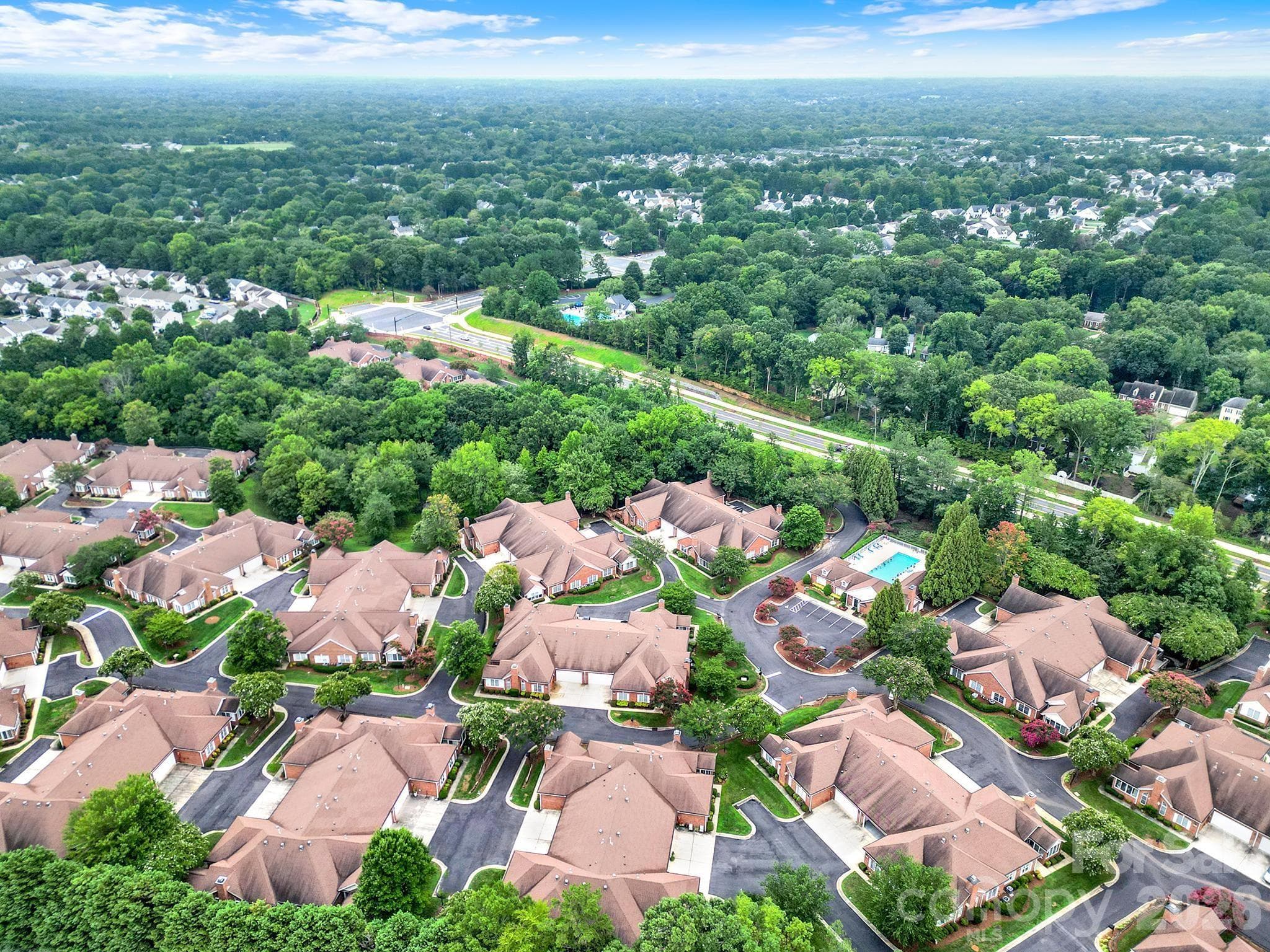 Condominium at 8368 Windsor Ridge Drive, Charlotte, photo 32 of 34