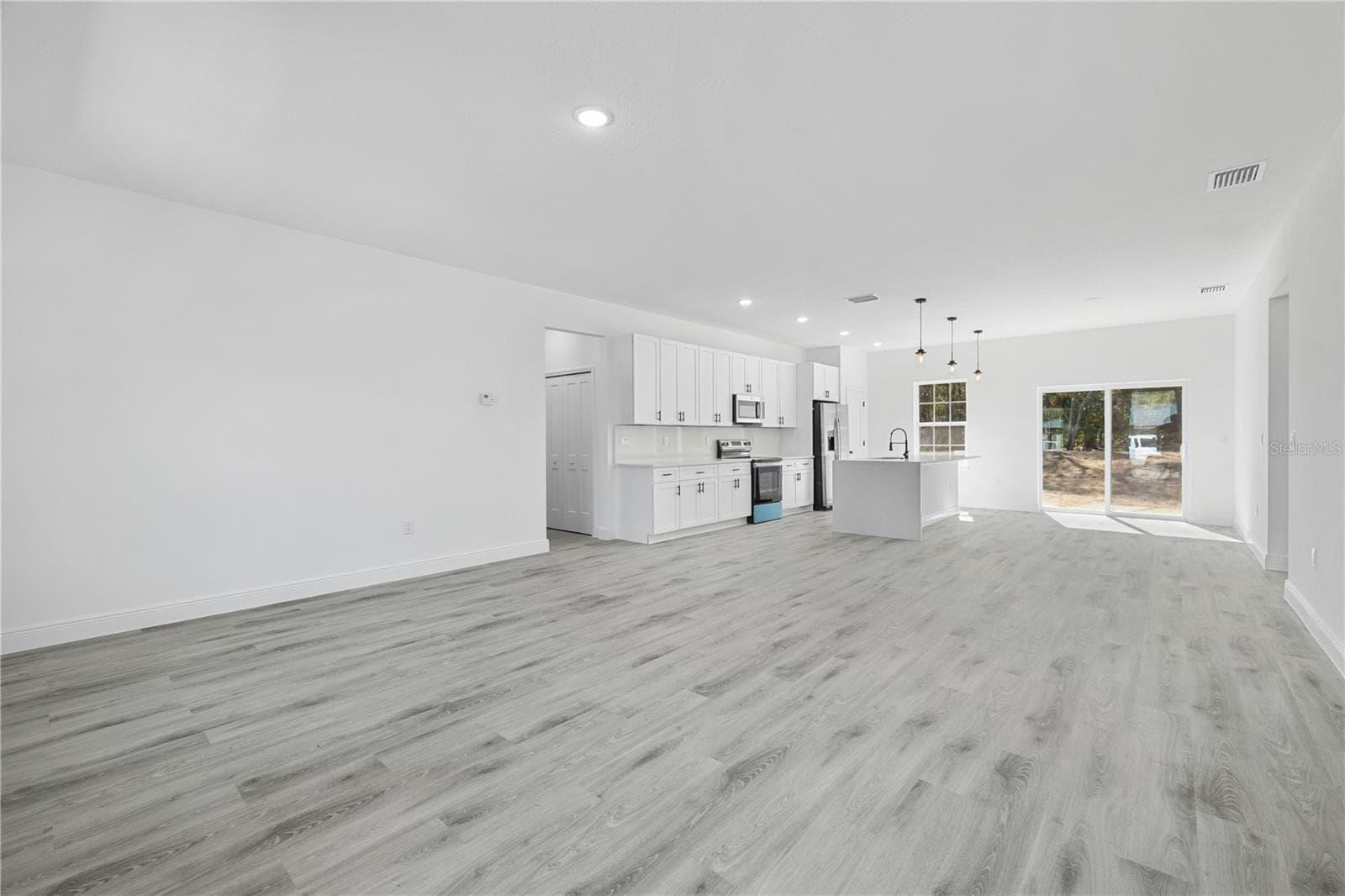 Single Family Residence at 7674 N VOYAGER DR, CITRUS SPRINGS, photo 2 of 18