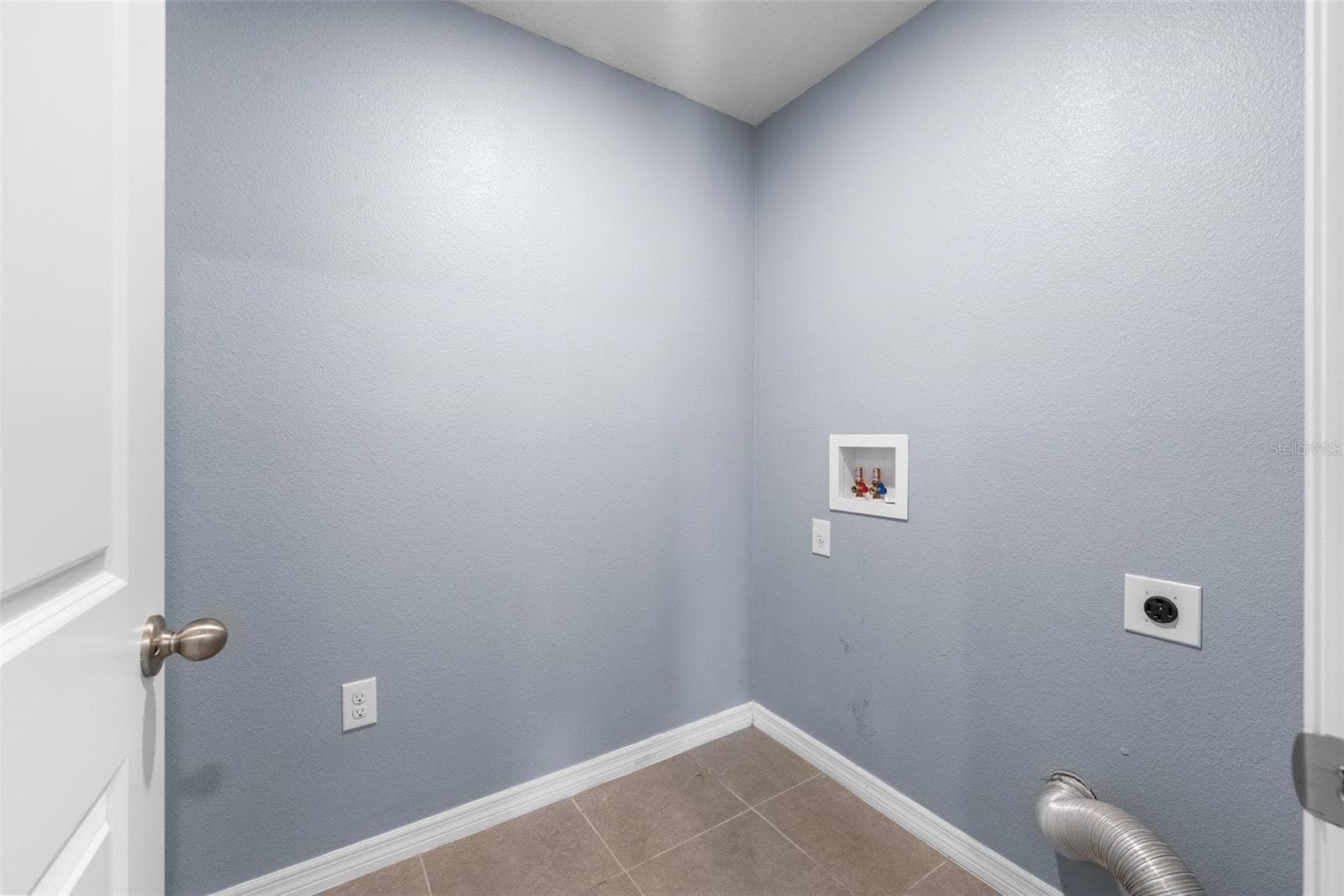Single Family Residence at 25119 NW 8TH RD, NEWBERRY, photo 9 of 37